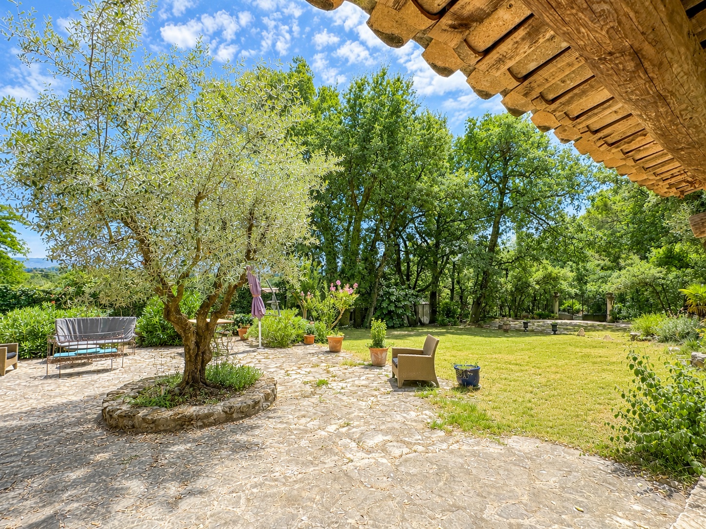 Propriété en France à vendre à Grillon, Vaucluse - €580 000 - photo 