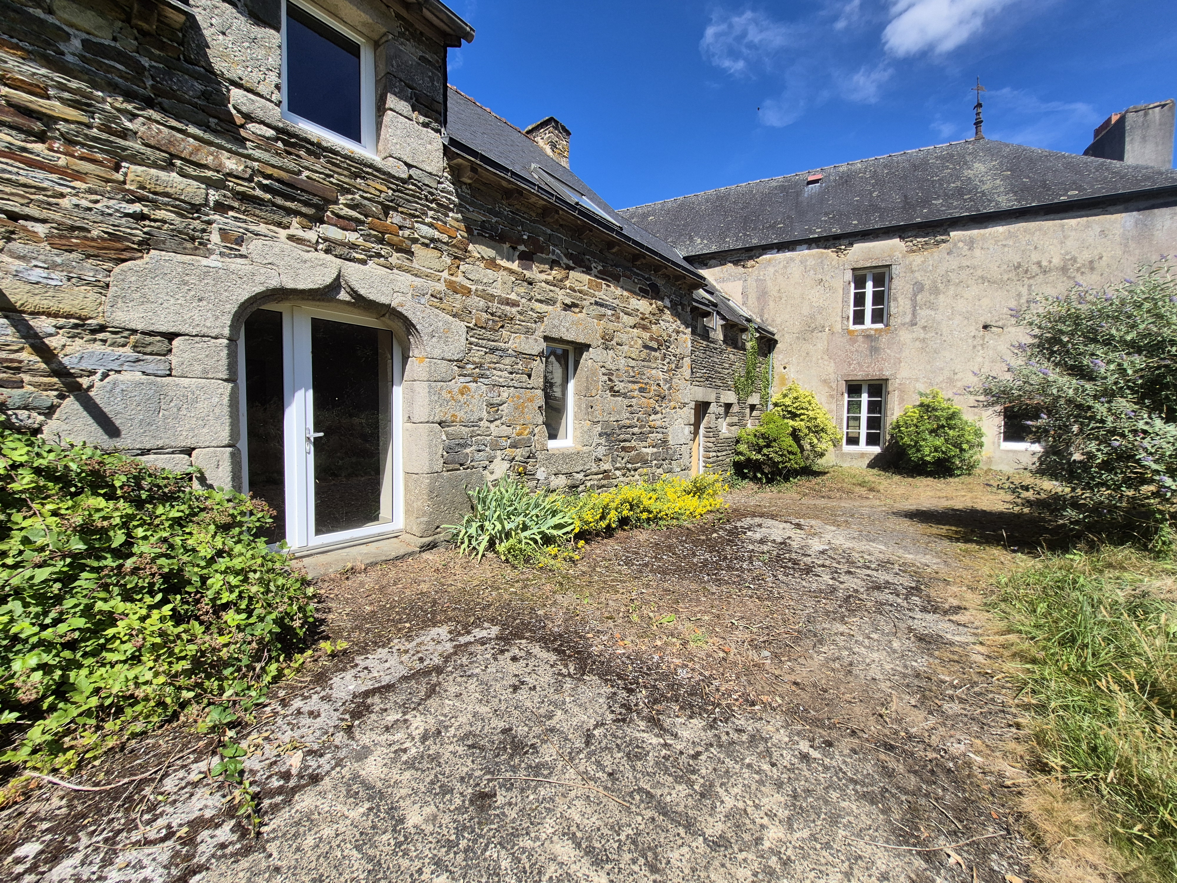 Propriété en France à vendre à Glomel, Côtes-d'Armor - €662 500 - photo 