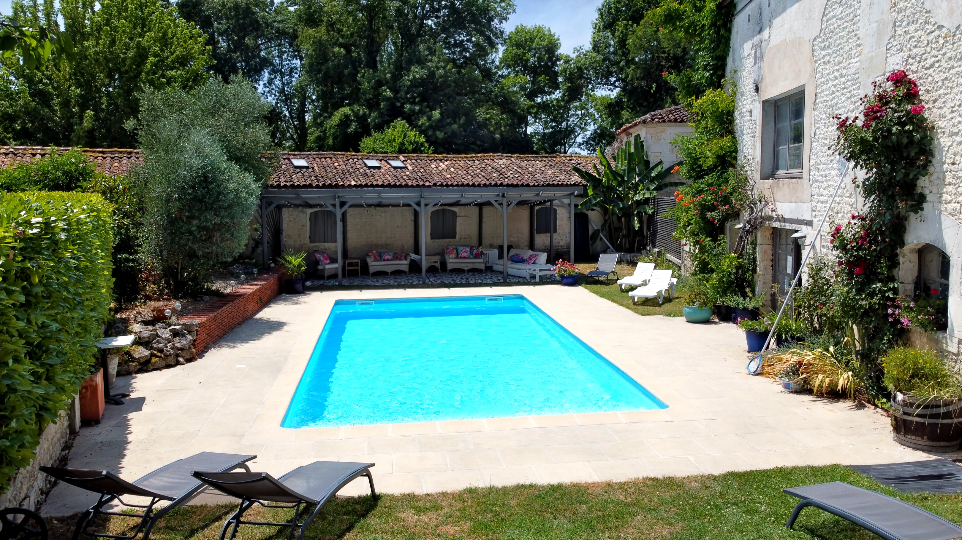 French property for sale in Criteuil-la-Magdeleine, Charente - €649,000 - photo 