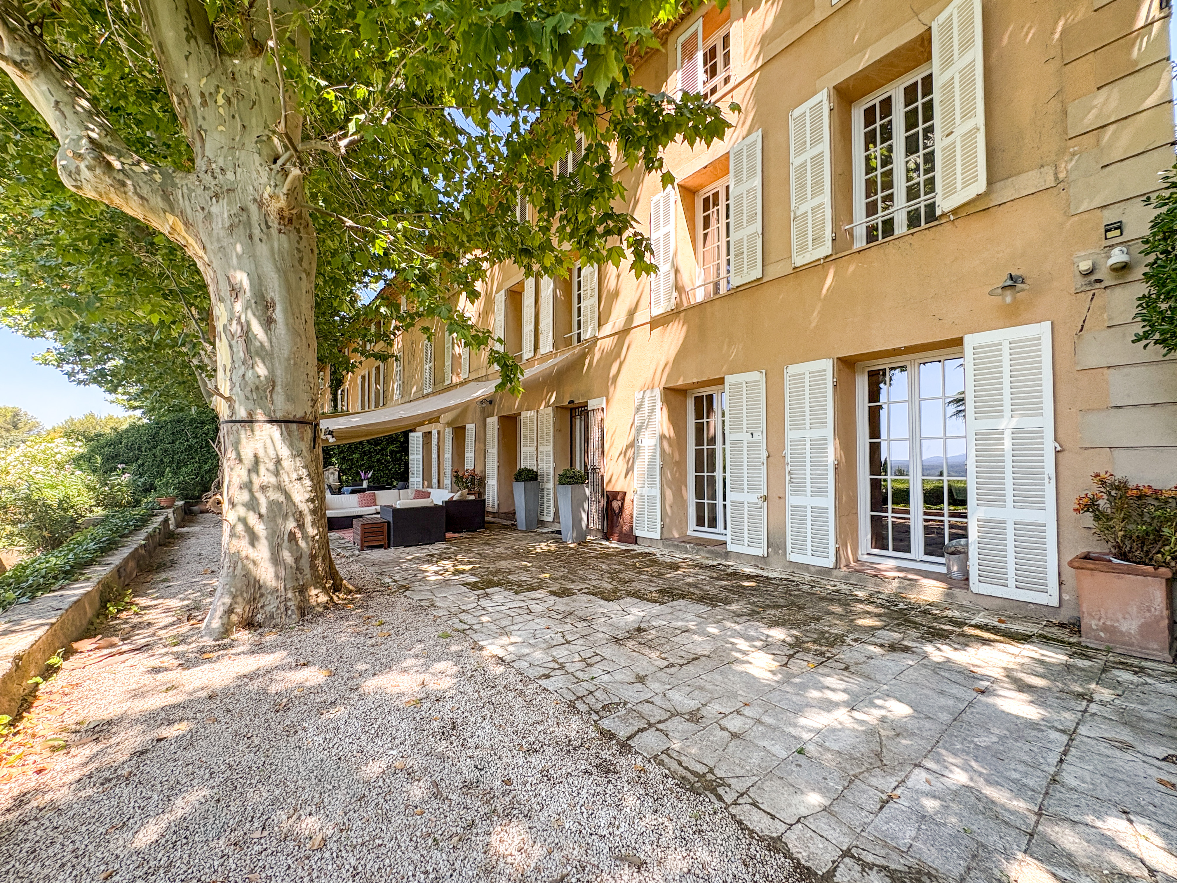French property for sale in Aix-en-Provence, Bouches-du-Rhône - €1,196,000 - photo 