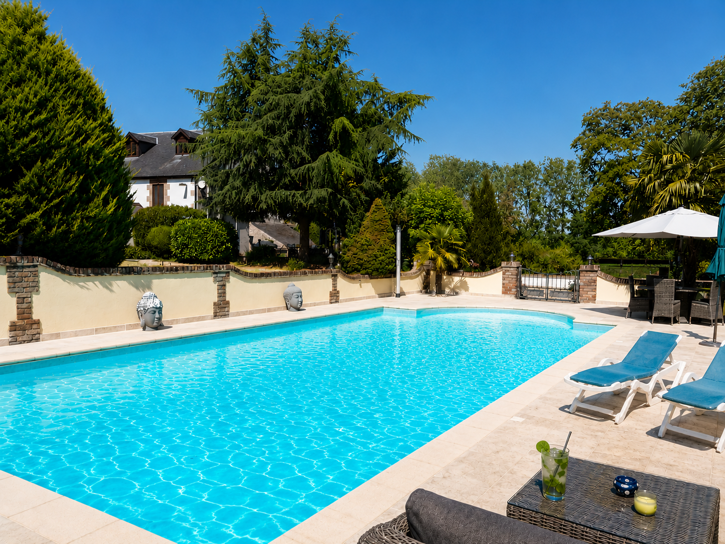 Propriété en France à vendre à Saint-Dizier-les-Domaines, Creuse - €670 000 - photo 
