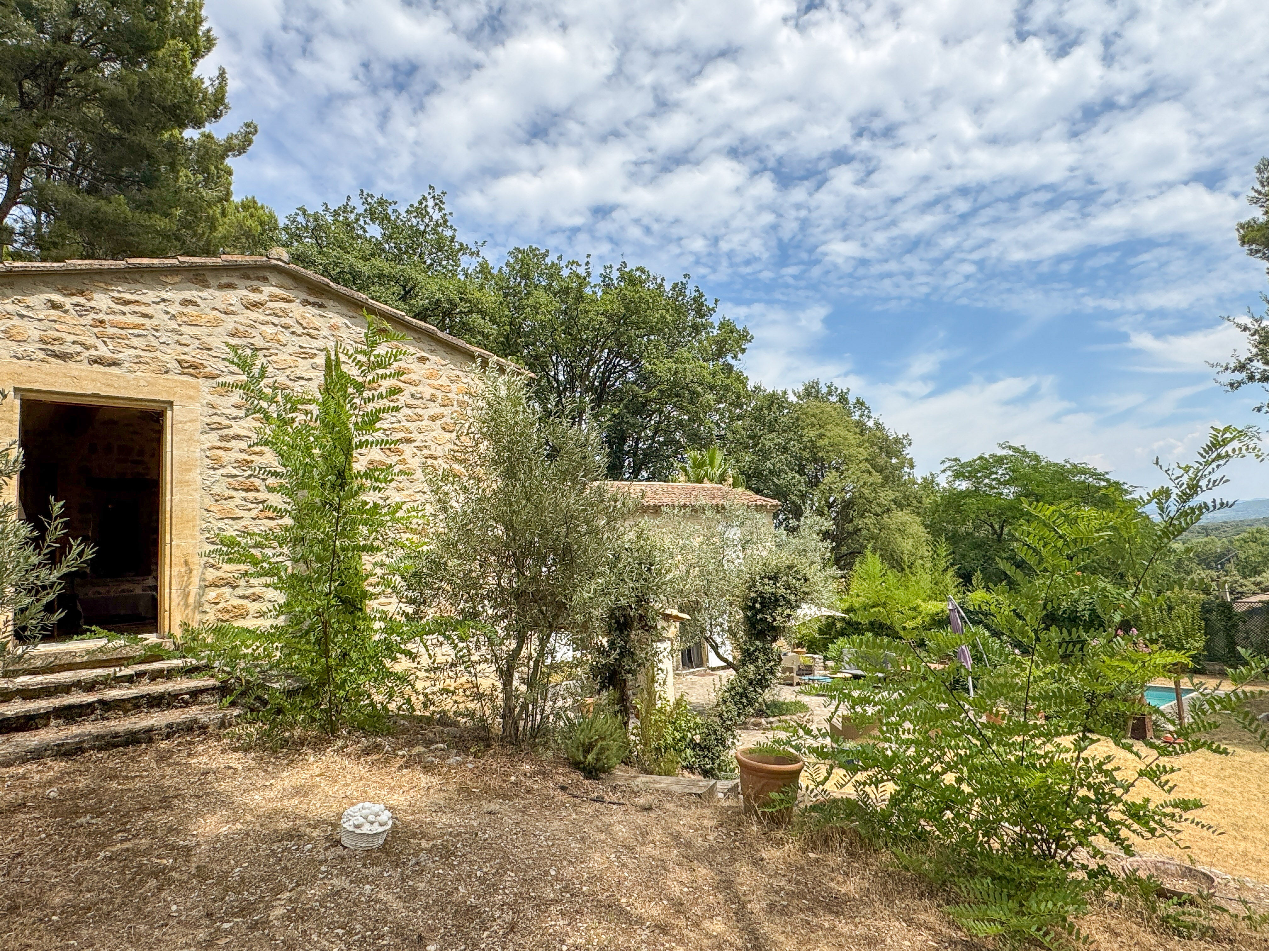 Propriété en France à vendre à Grillon, Vaucluse - €580 000 - photo 