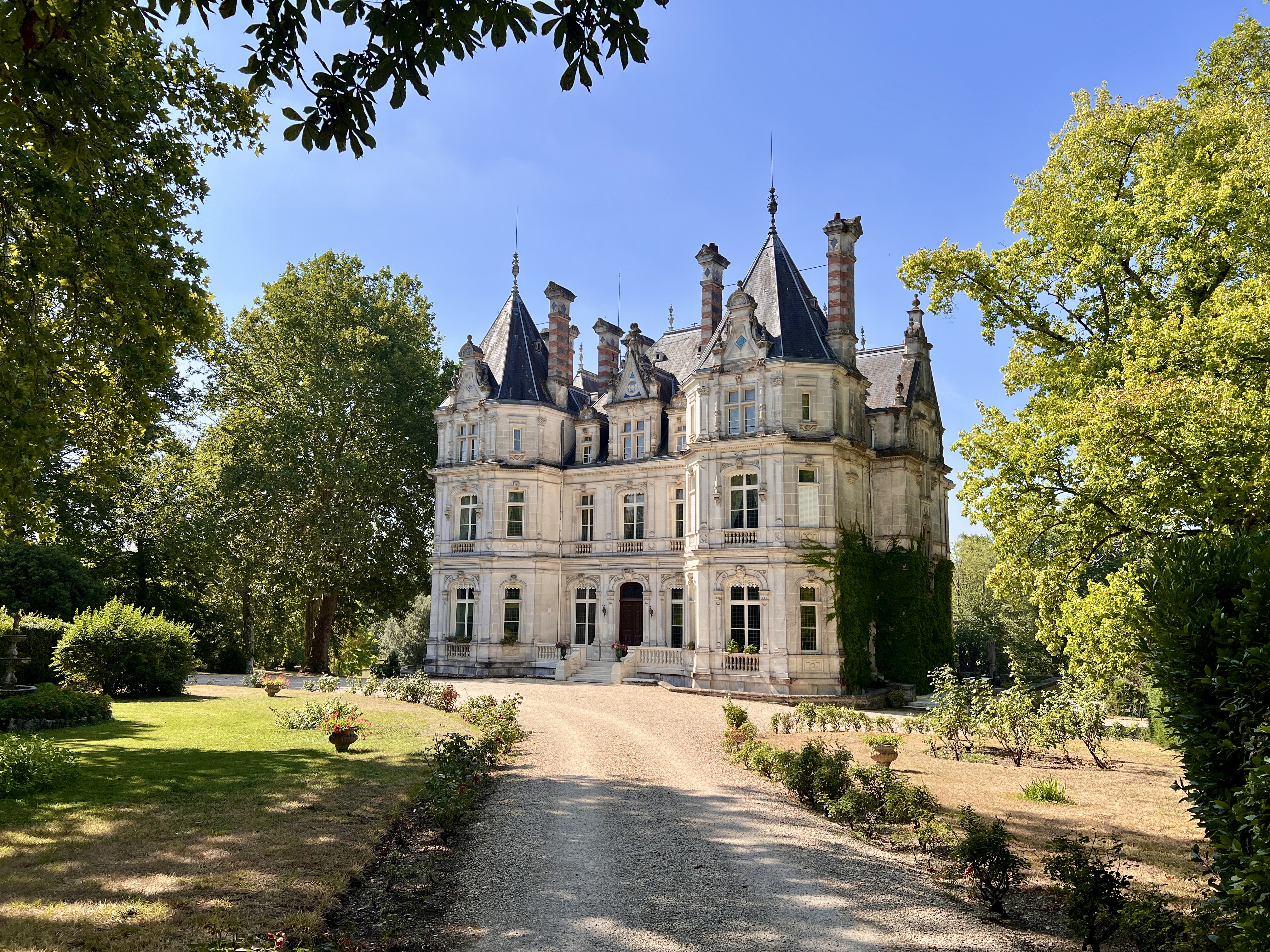 French property for sale in Jarnac, Charente - €3,286,000 - photo 