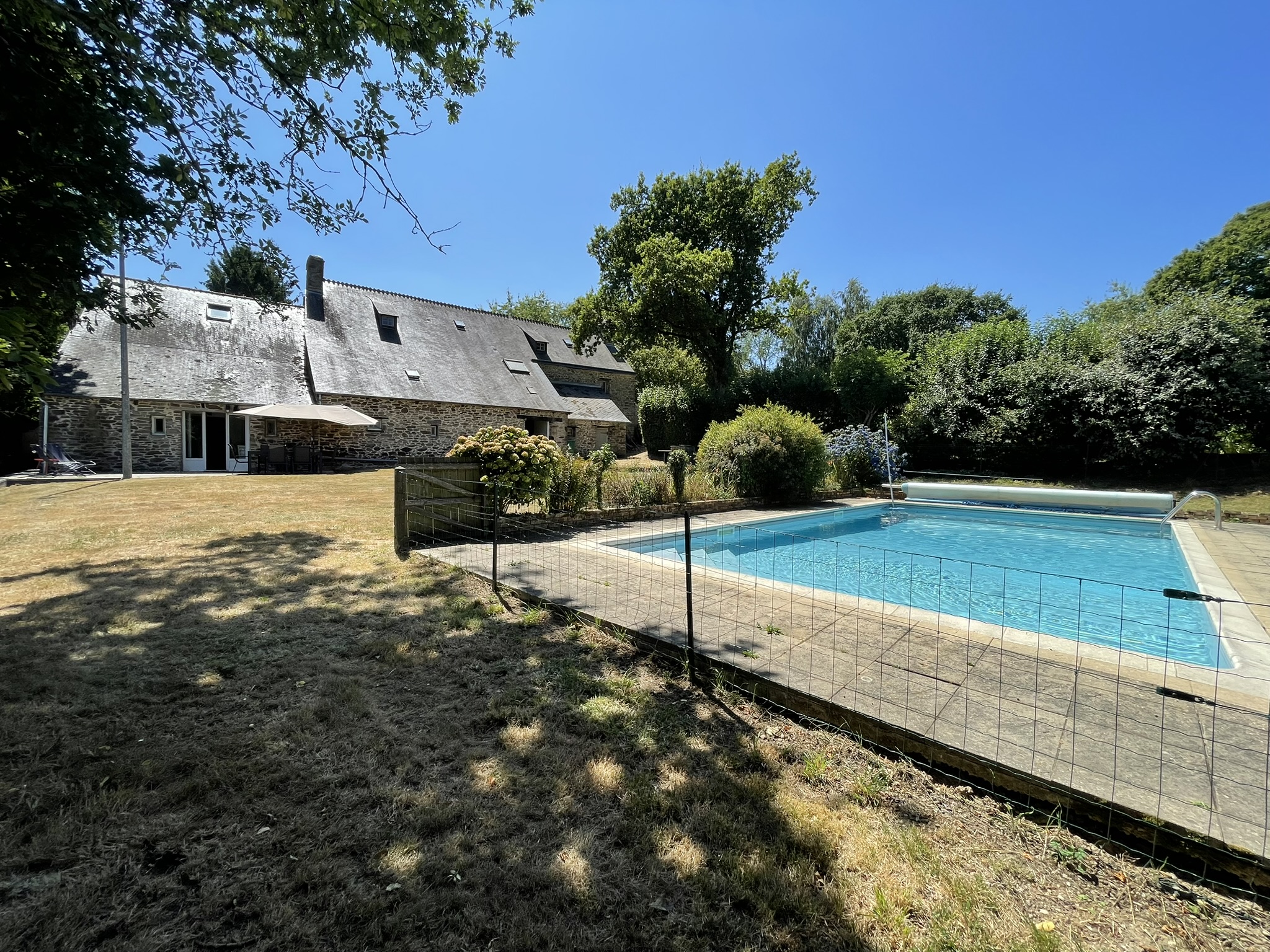 Propriété en France à vendre à Plouguenast-Langast, Côtes-d'Armor - €477 000 - photo 