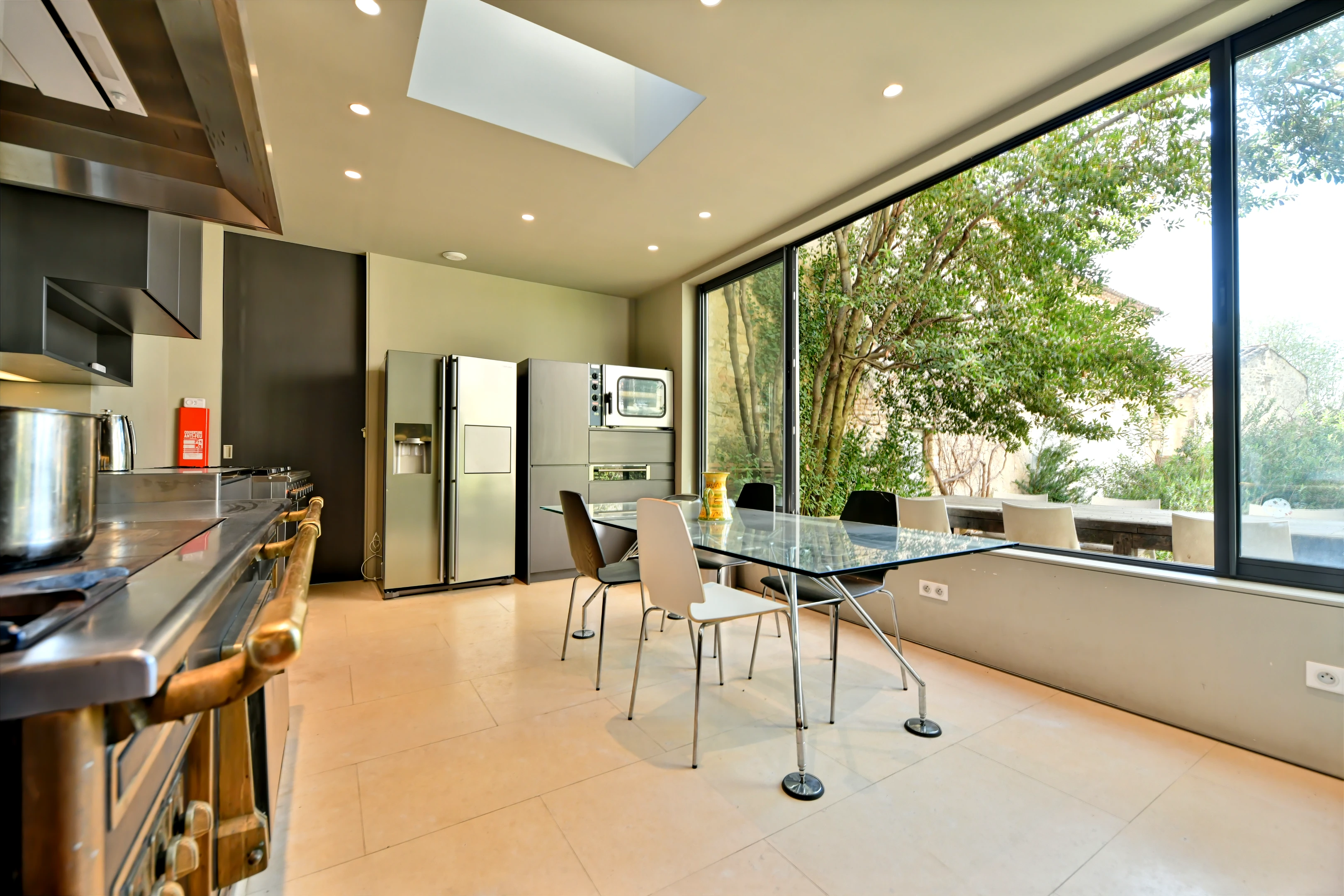 French property for sale in Saint-Maximin, Gard - €2,500,000 - photo 