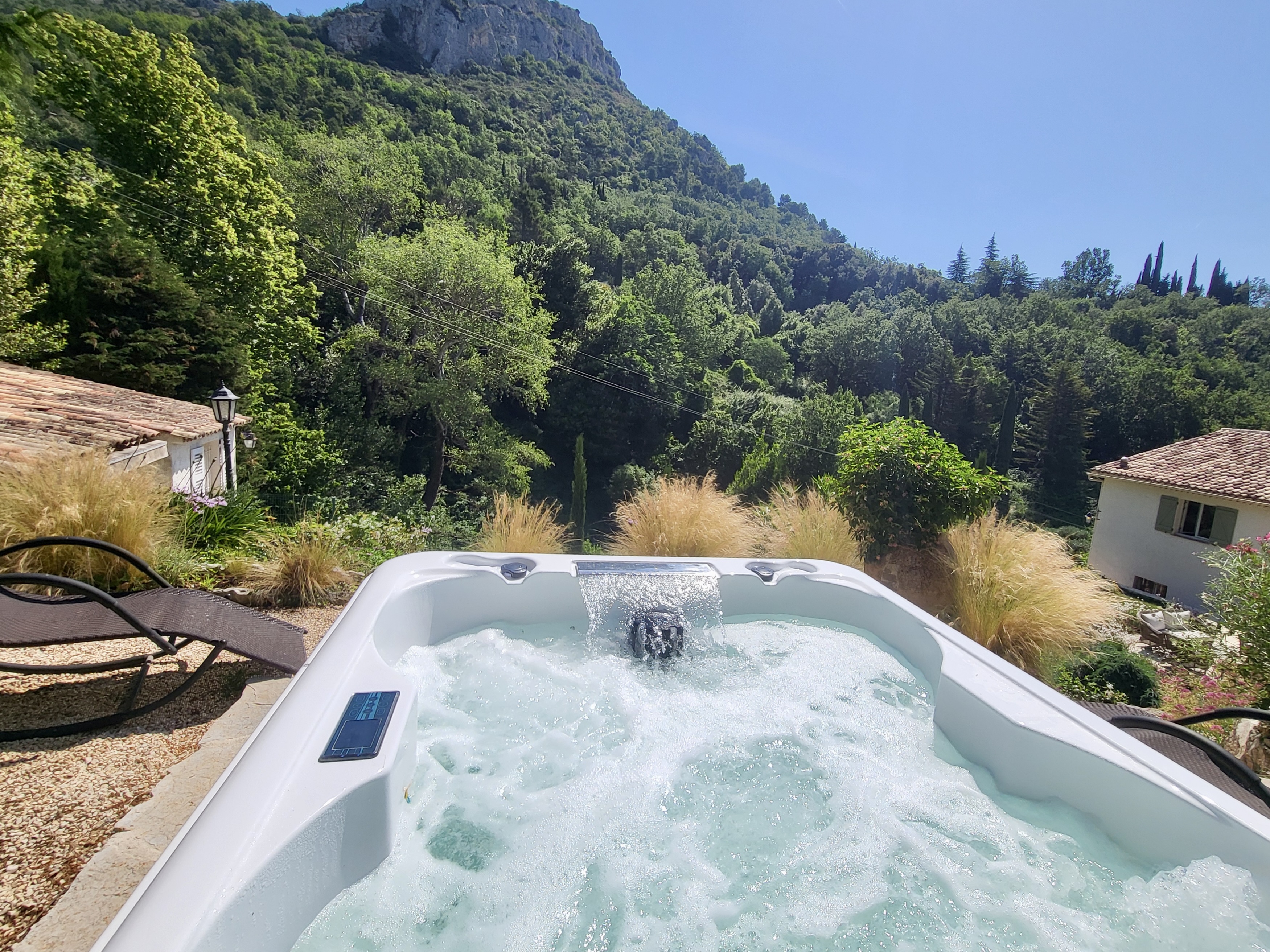 French property for sale in Vence, Alpes-Maritimes - €1,995,000 - photo 