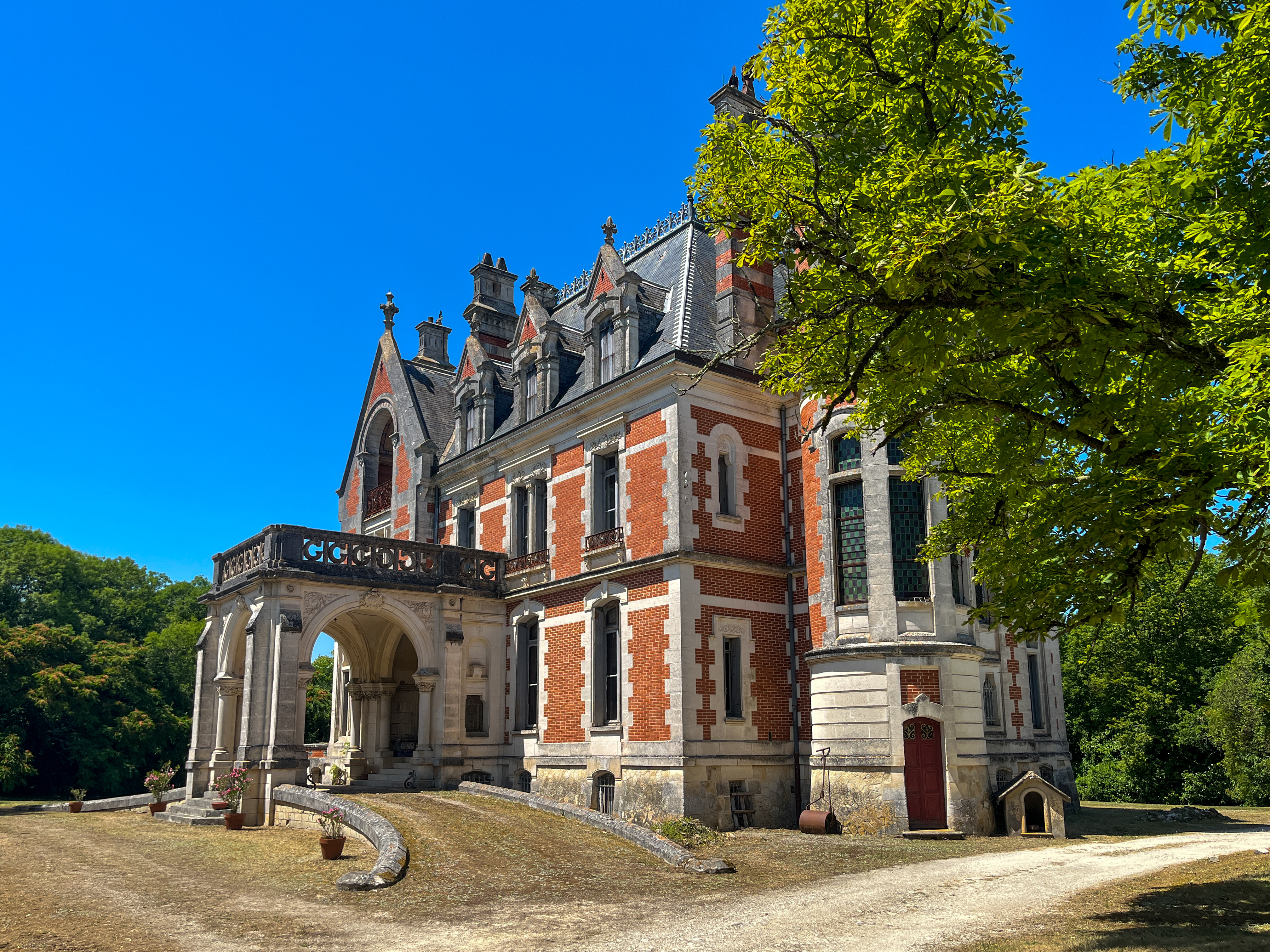 French property for sale in Oradour, Charente - €1,170,000 - photo 