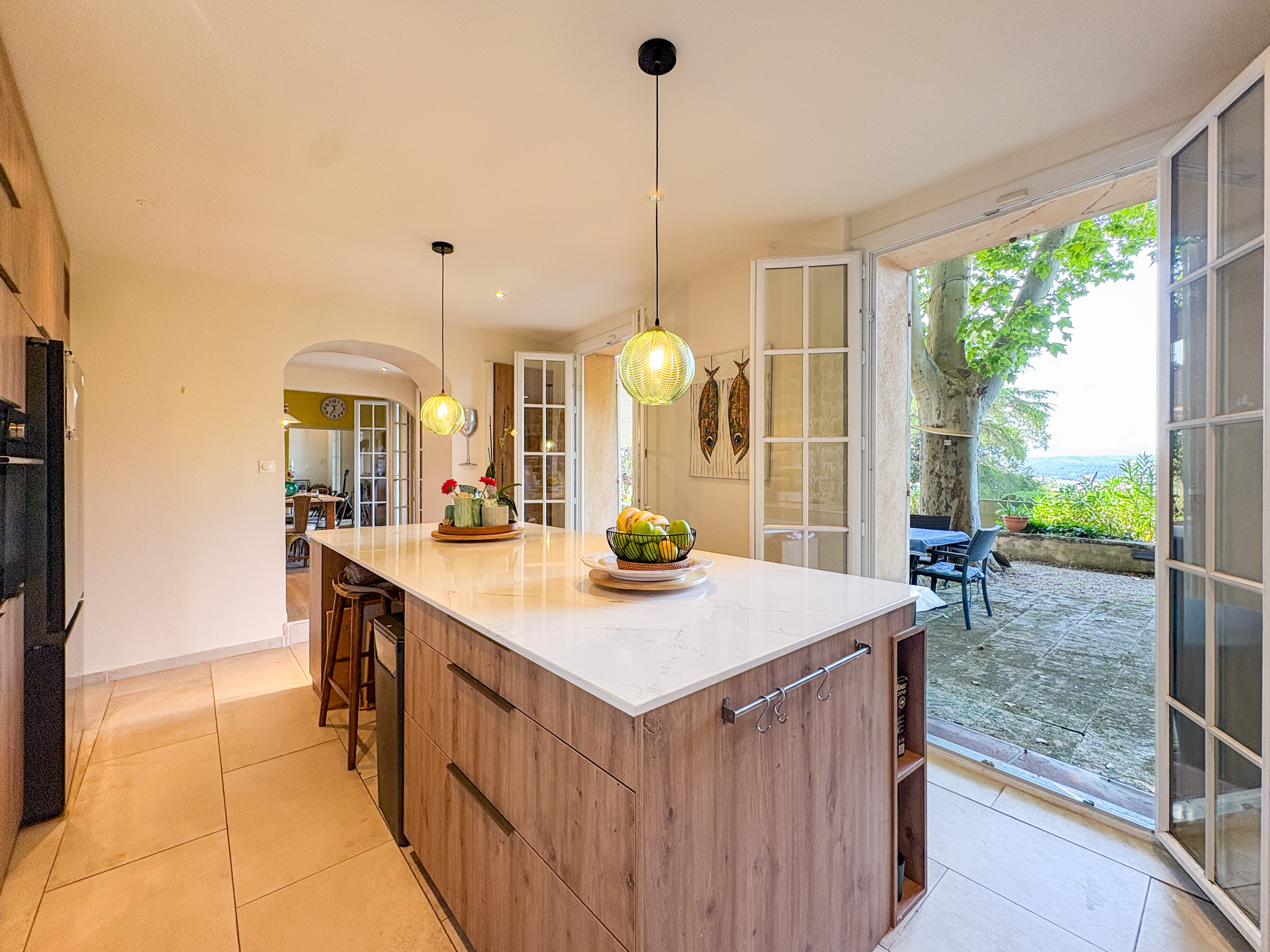 French property for sale in Aix-en-Provence, Bouches-du-Rhône - €1,196,000 - photo 
