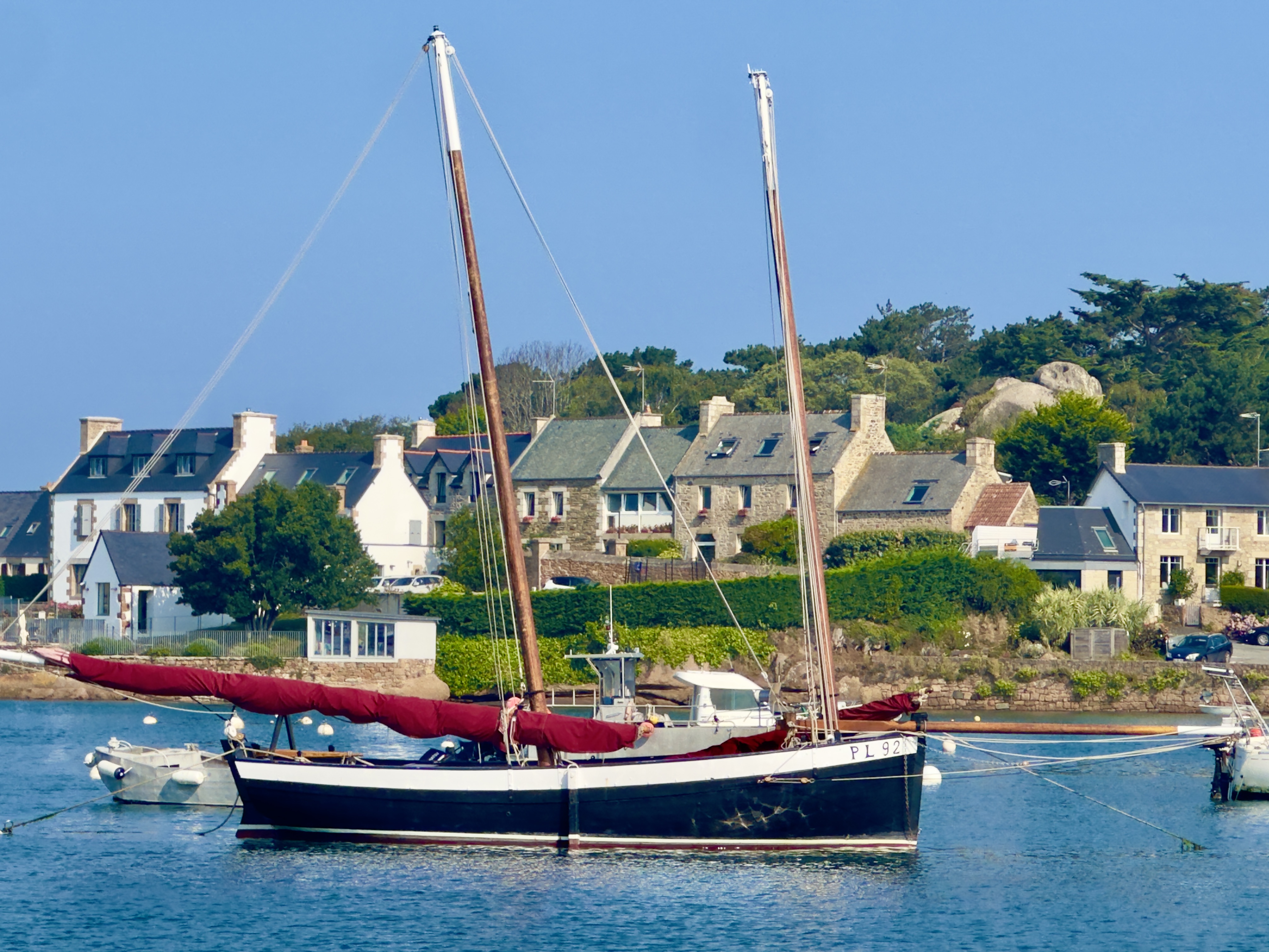 French property for sale in Perros-Guirec, Côtes-d'Armor - €696,800 - photo 