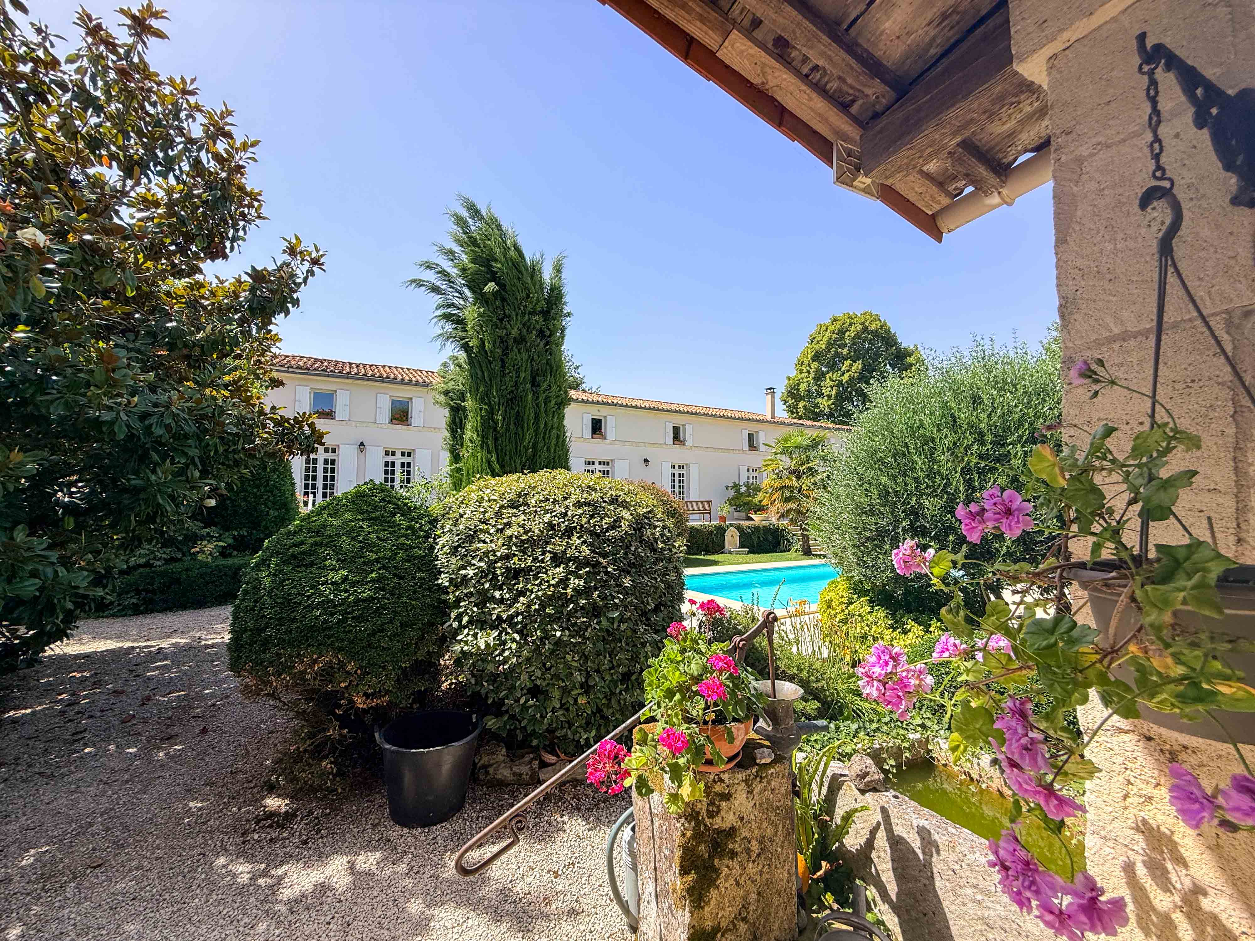 French property for sale in Saint-Hilaire-de-Villefranche, Charente-Maritime - €795,000 - photo 