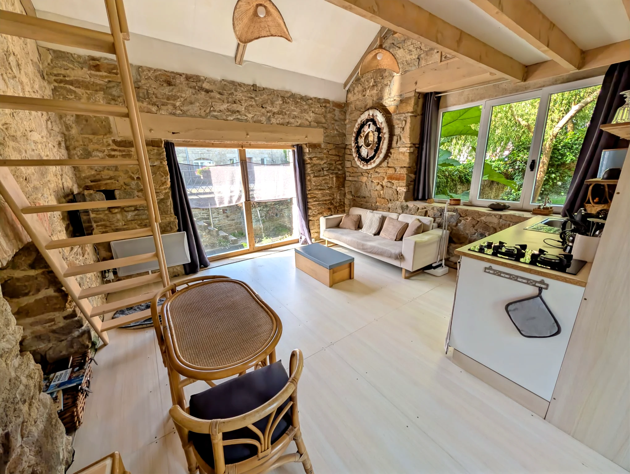 Propriété en France à vendre à Guerlesquin, Finistère - €540 600 - photo 