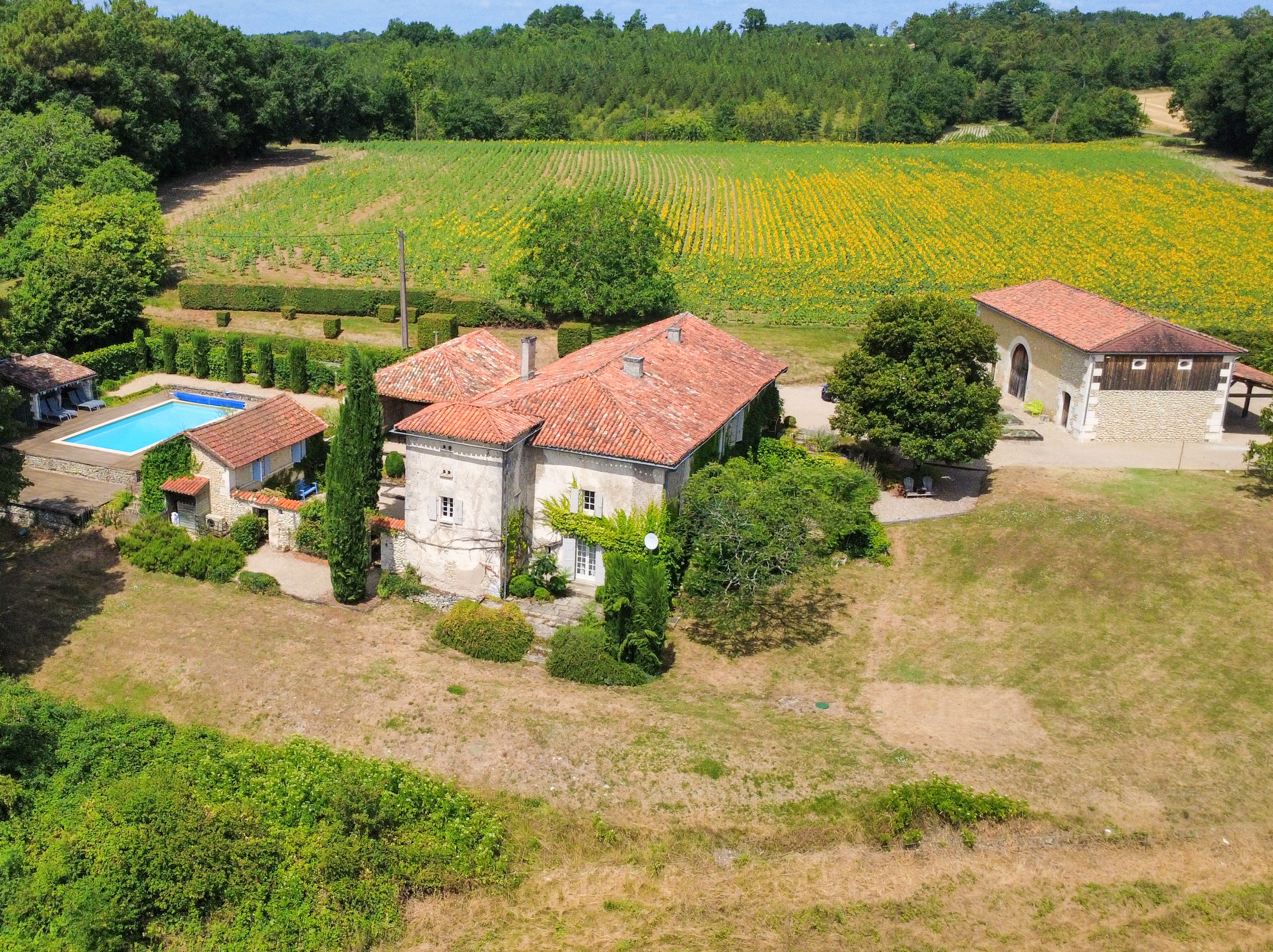 Propriété en France à vendre à Verteillac, Dordogne - €599 000 - photo 