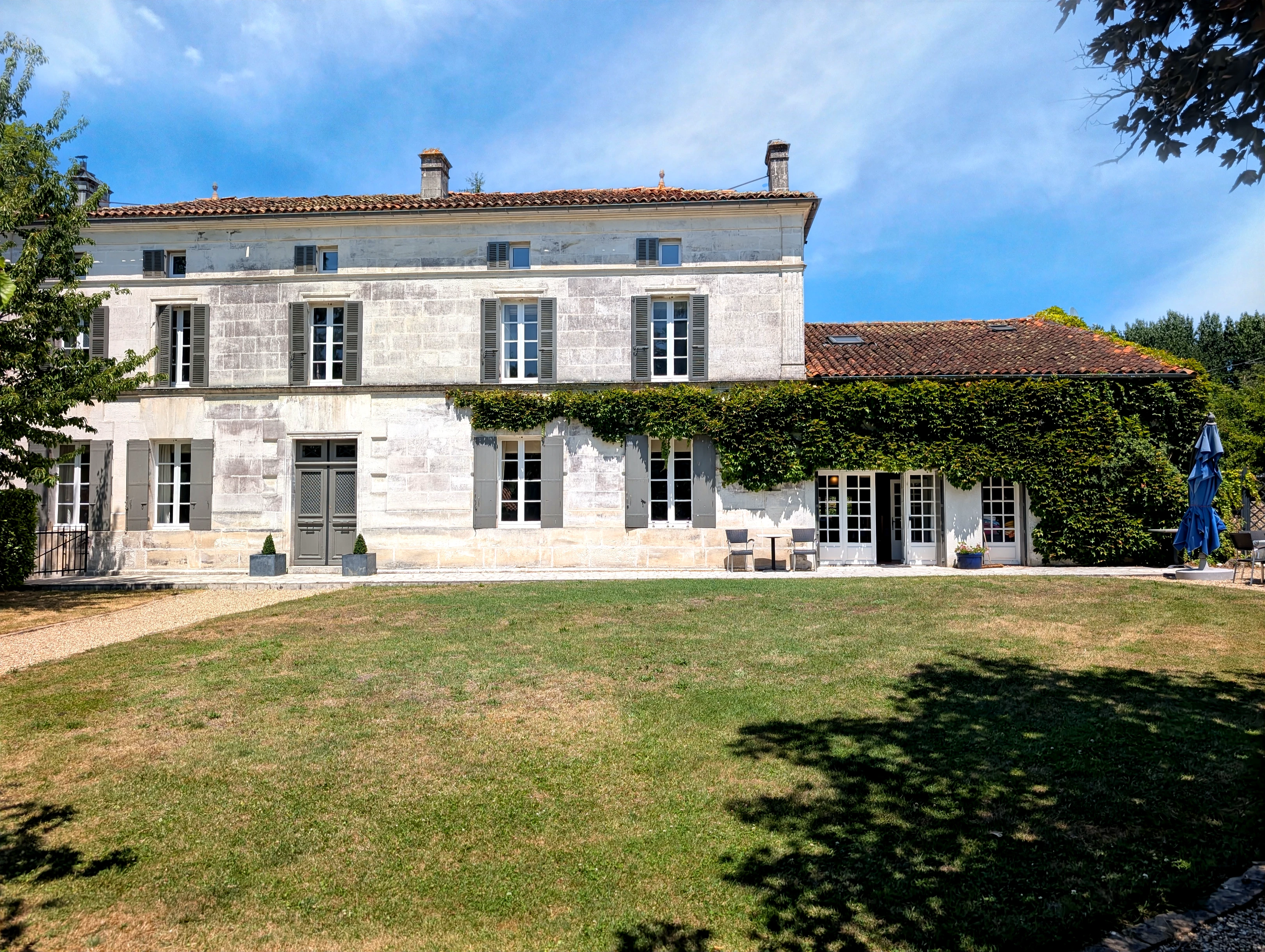 French property for sale in Criteuil-la-Magdeleine, Charente - €649,000 - photo 