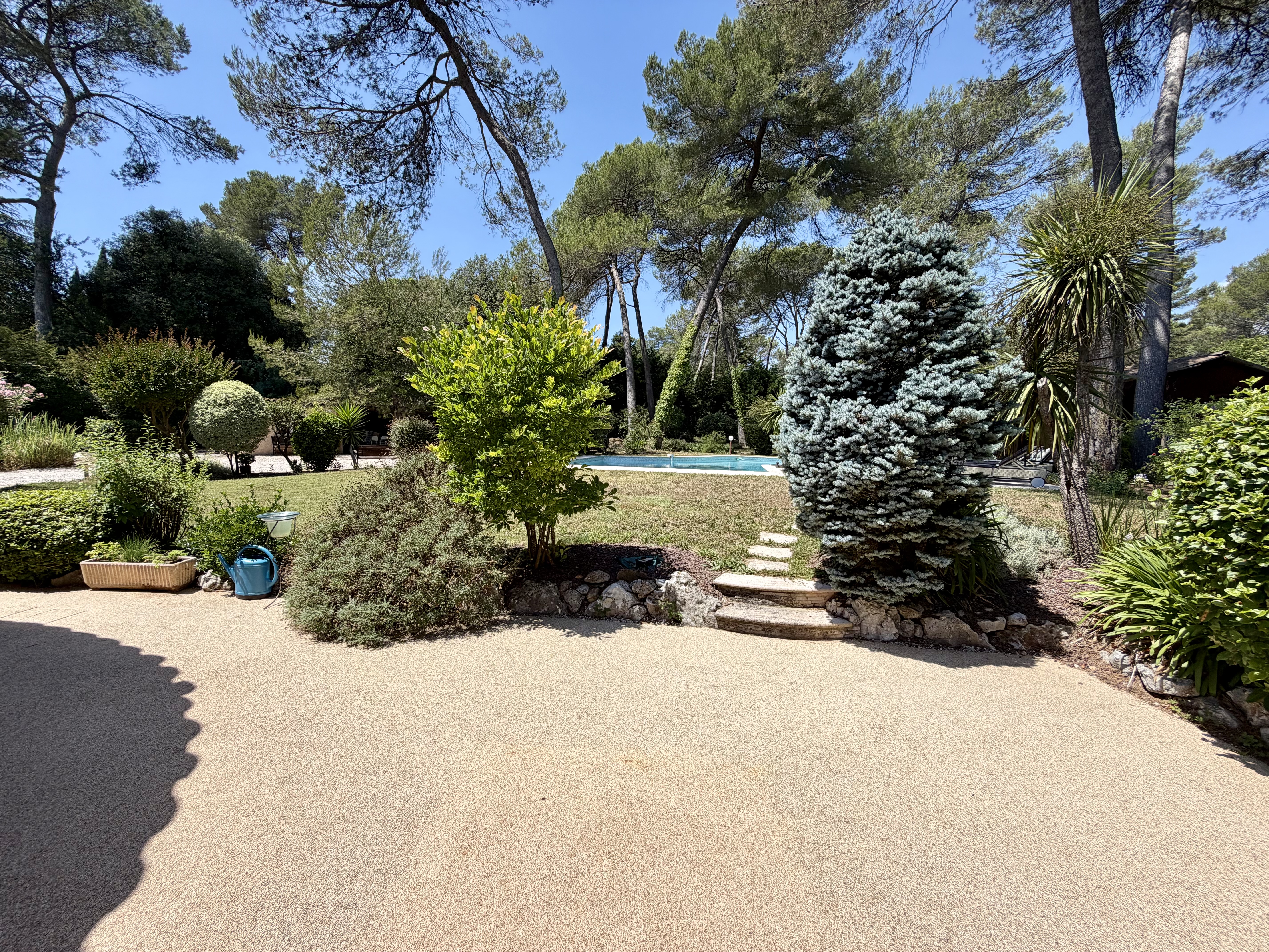 Propriété en France à vendre à Mougins, Alpes-Maritimes - €880 000 - photo 