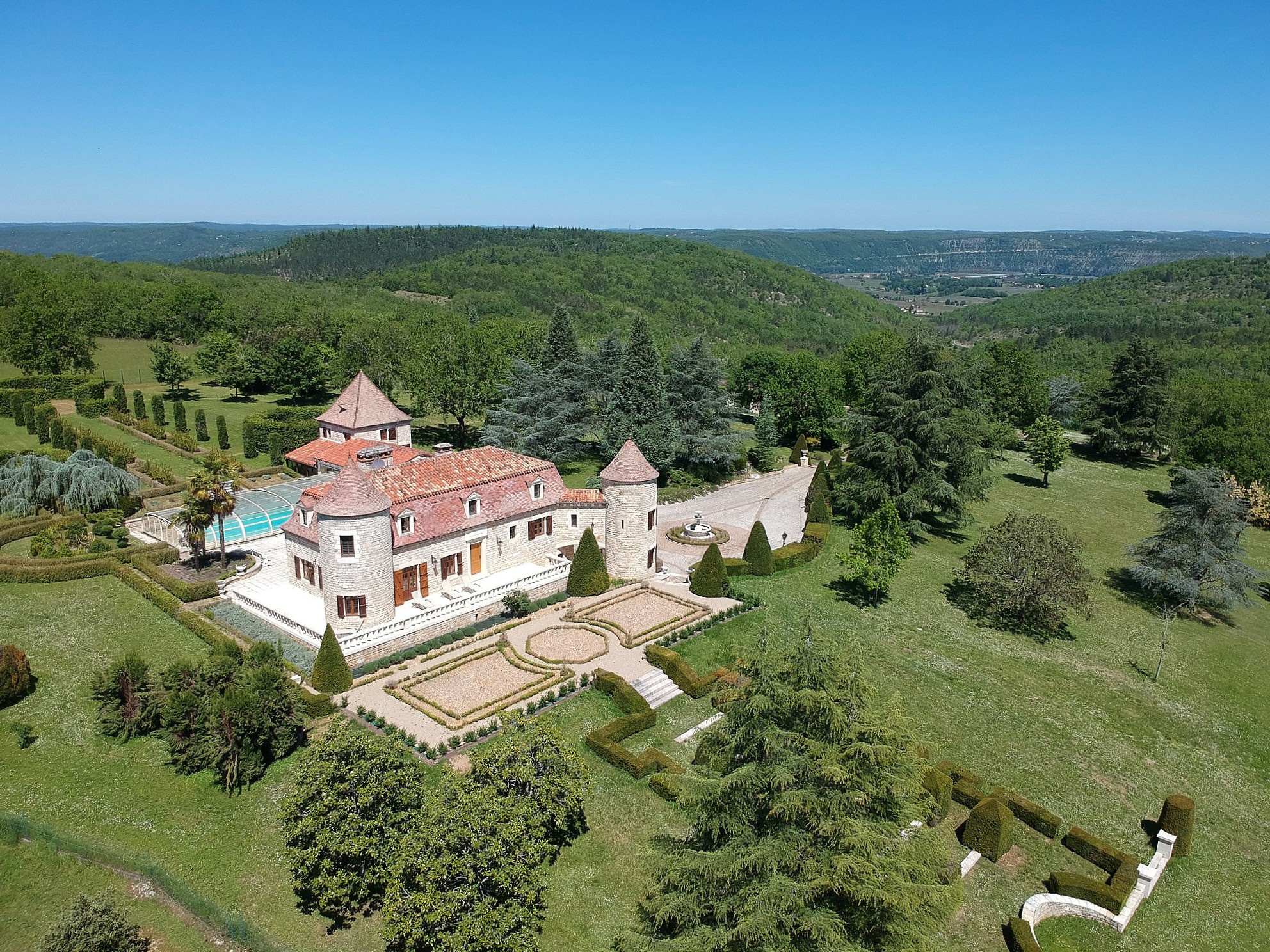 French property for sale in Saint-Vincent-Rive-d'Olt, Lot - €1,365,000 - photo 