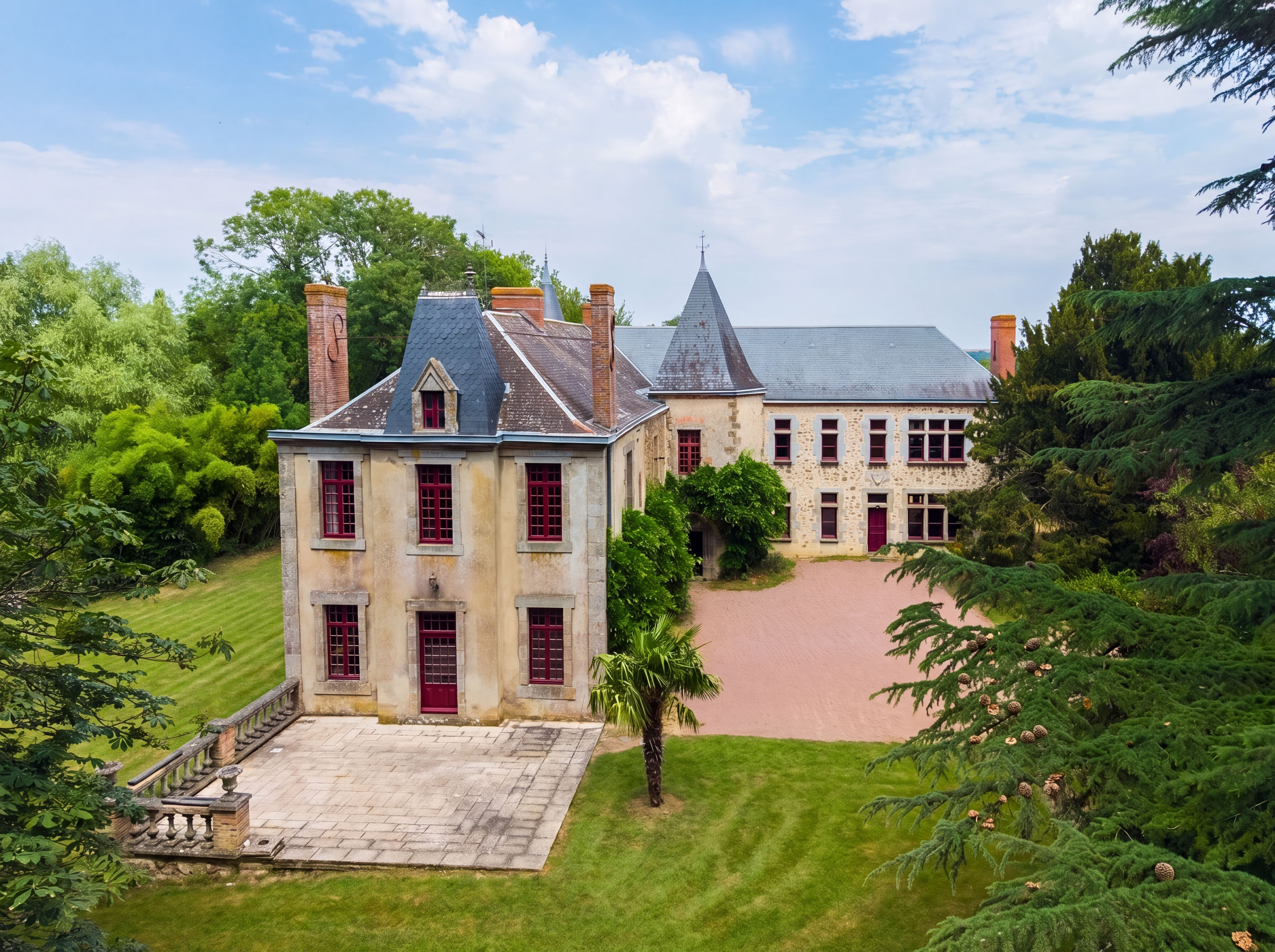 French property for sale in Geay, Deux-Sèvres - €1,170,212 - photo 