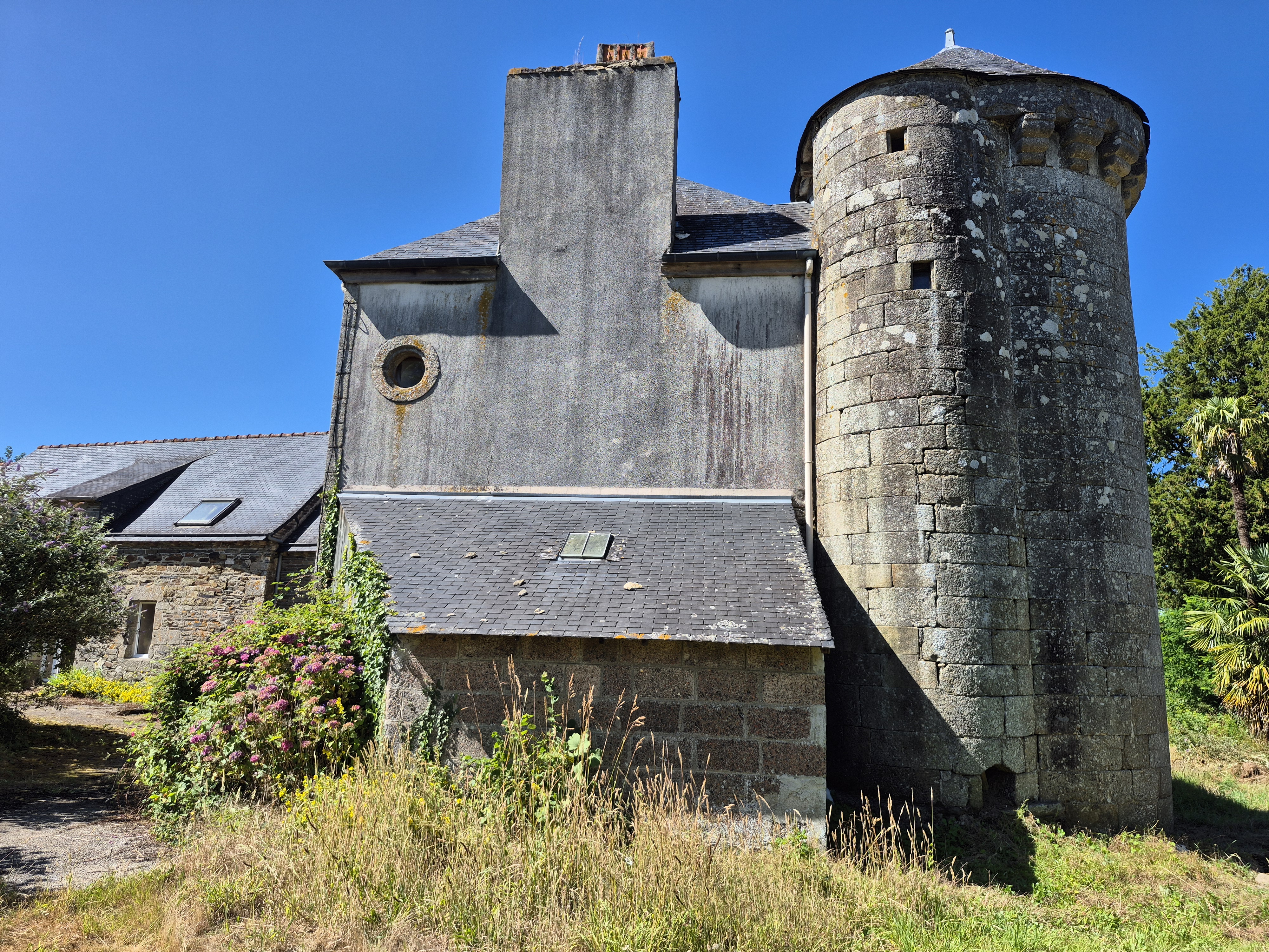 Propriété en France à vendre à Glomel, Côtes-d'Armor - €662 500 - photo 