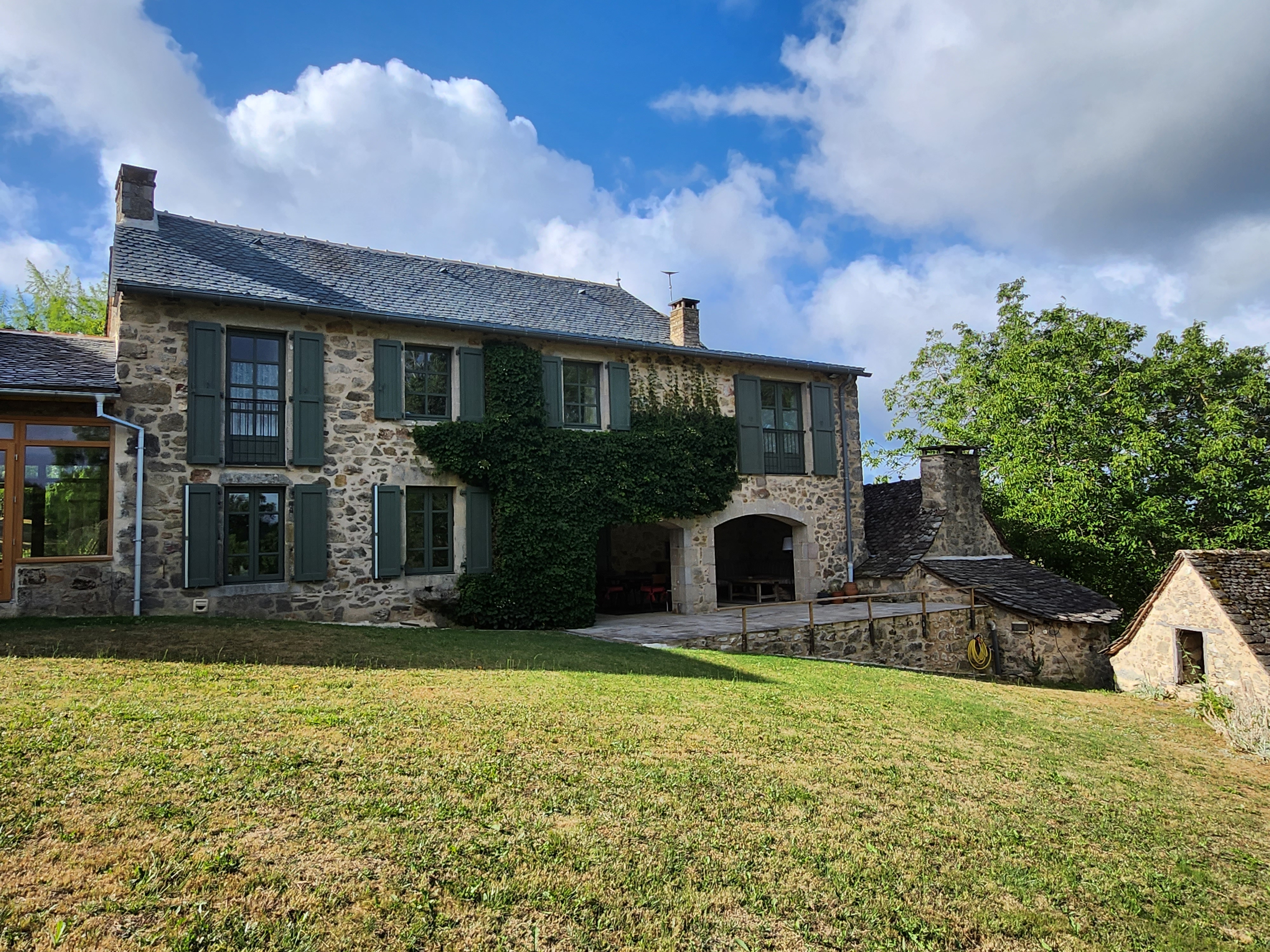 French property for sale in Lescure-Jaoul, Aveyron - €889,473 - photo 