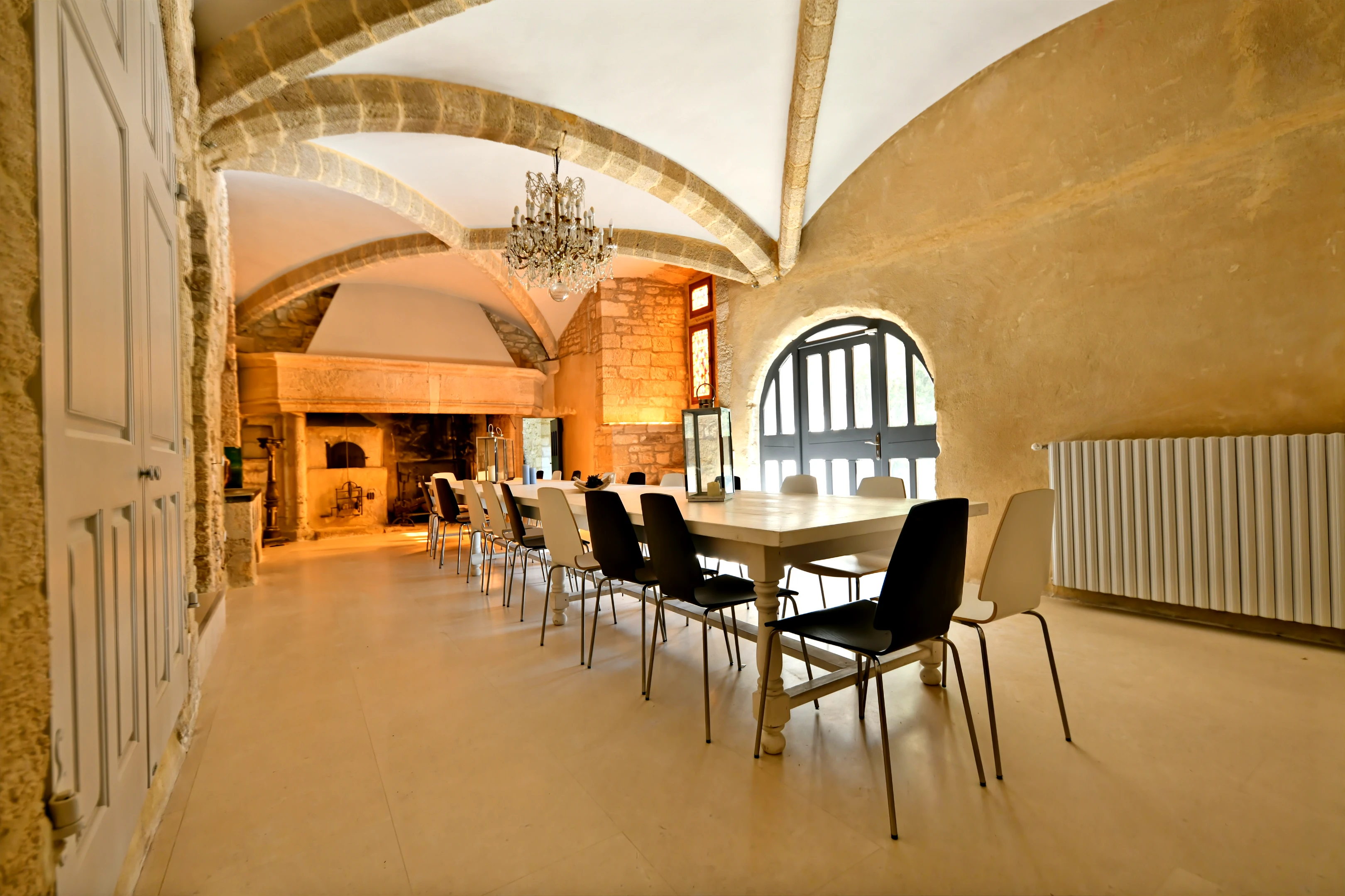 French property for sale in Saint-Maximin, Gard - €2,500,000 - photo 