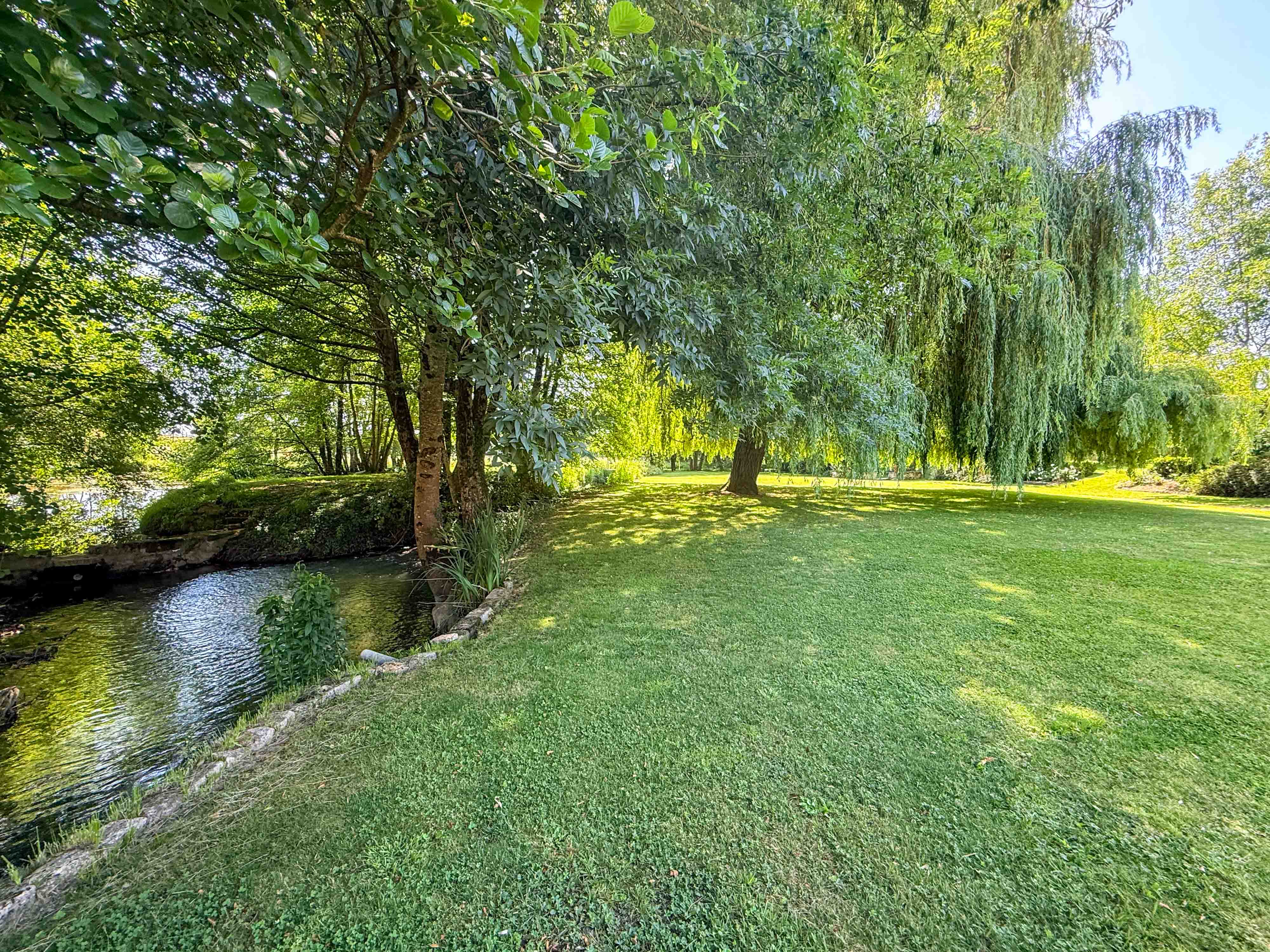 French property for sale in Saint-Hilaire-de-Villefranche, Charente-Maritime - €795,000 - photo 