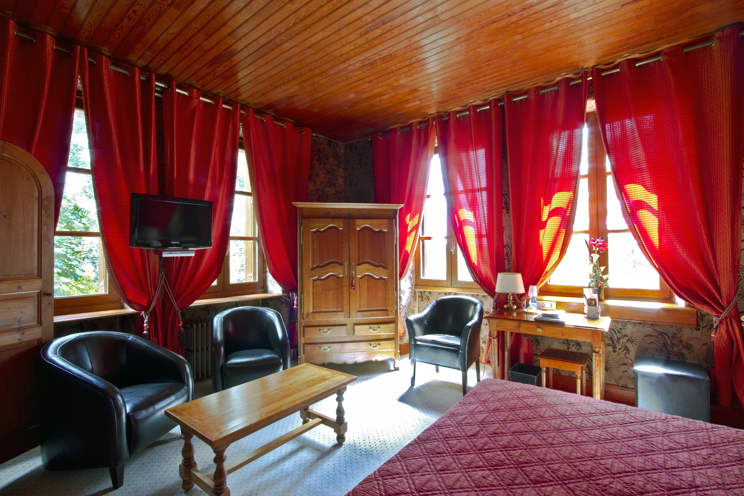 Propriété en France à vendre à Saint-Alban-sur-Limagnole, Lozère - €1 290 000 - photo 