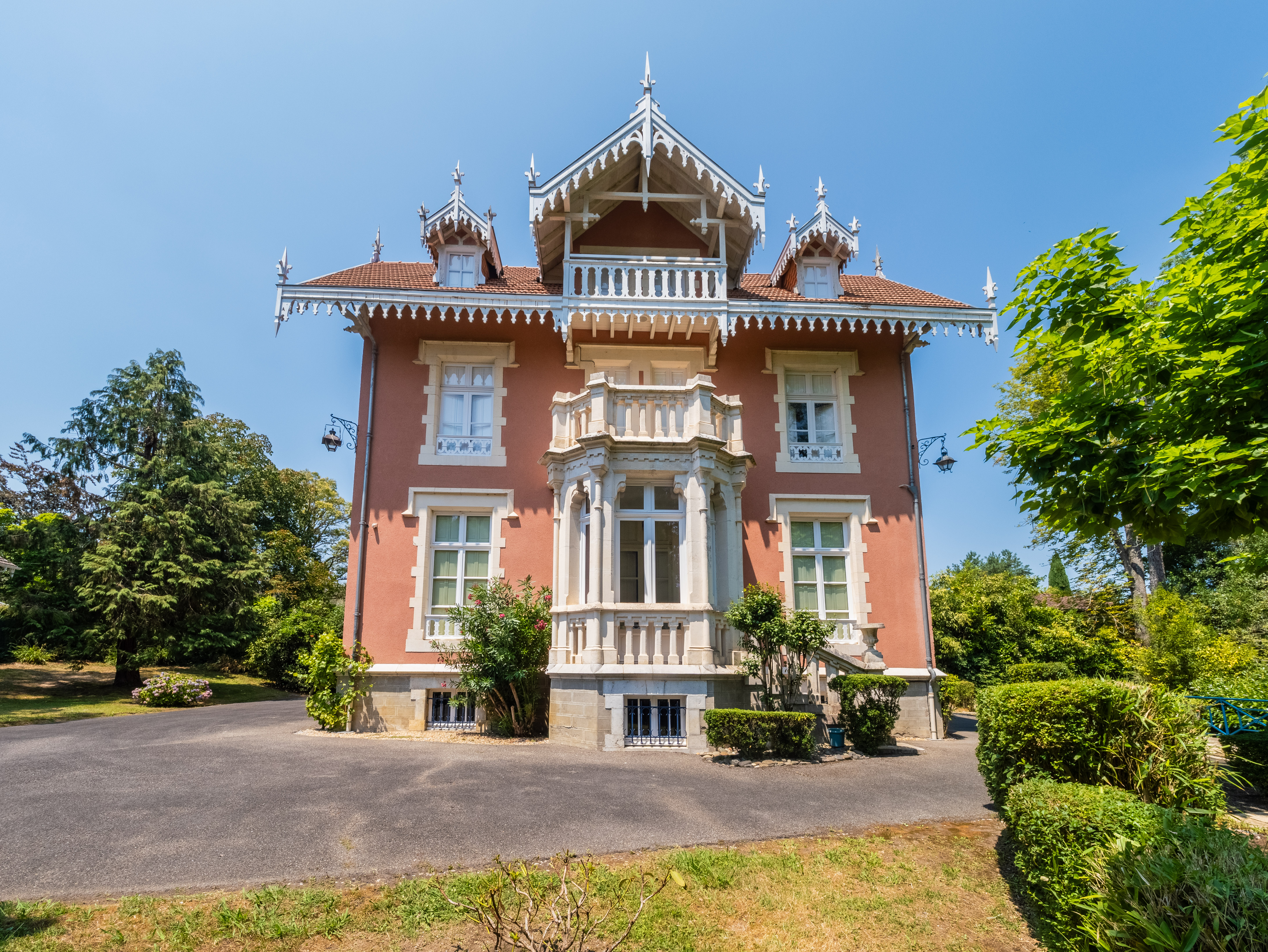 Propriété en France à vendre à Salies-de-Béarn, Pyrénées-Atlantiques - €1 064 000 - photo 