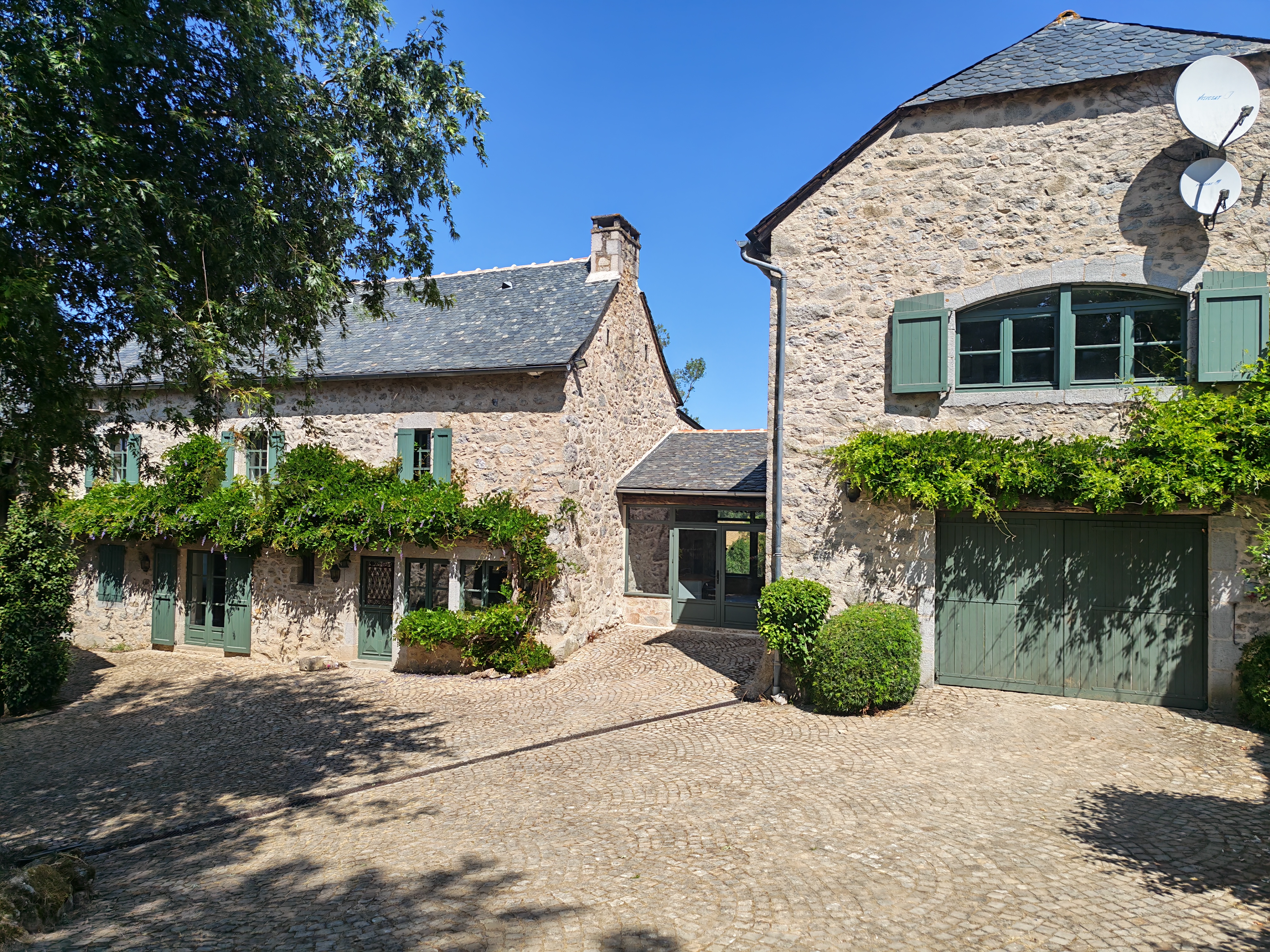 French property for sale in Lescure-Jaoul, Aveyron - €889,473 - photo 