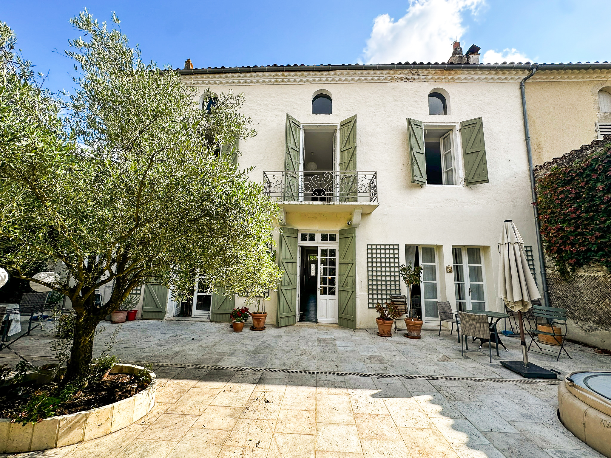 French property for sale in Sos, Lot-et-Garonne - €375,000 - photo 