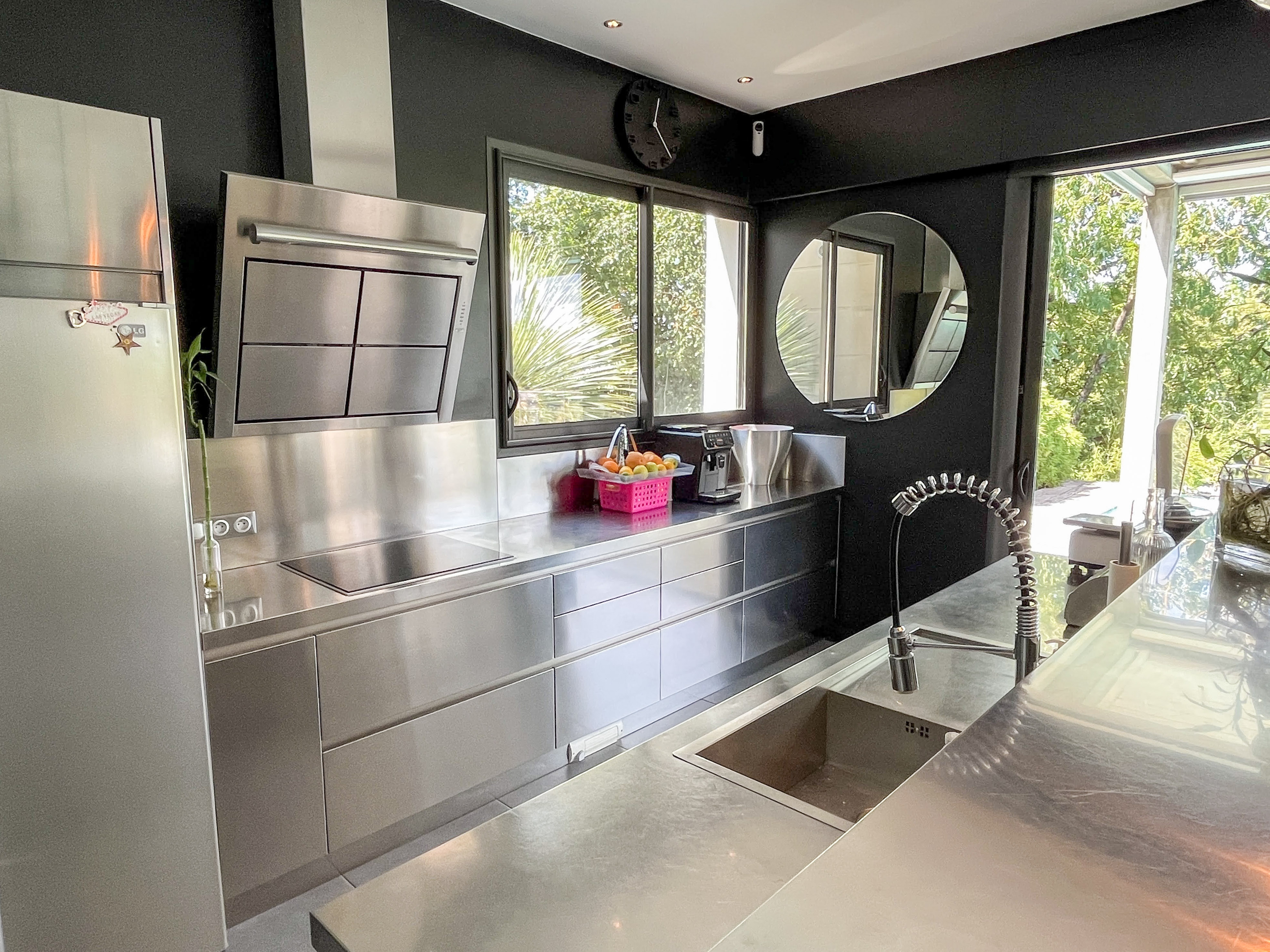 French property for sale in Angoulême, Charente - €695,000 - photo 