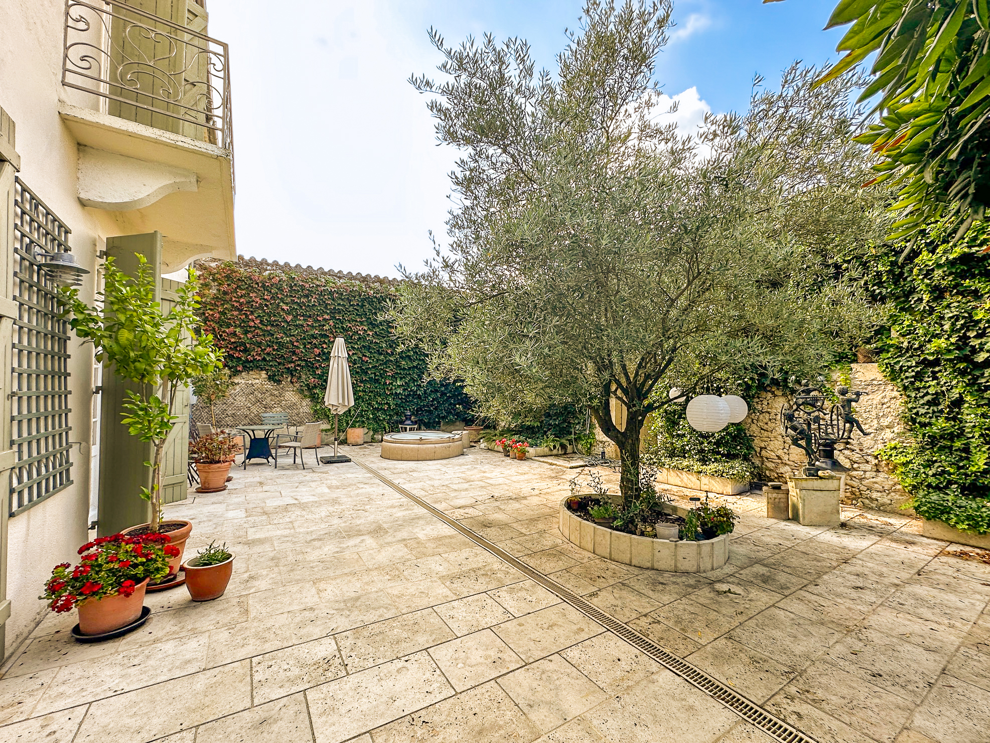 French property for sale in Sos, Lot-et-Garonne - €375,000 - photo 