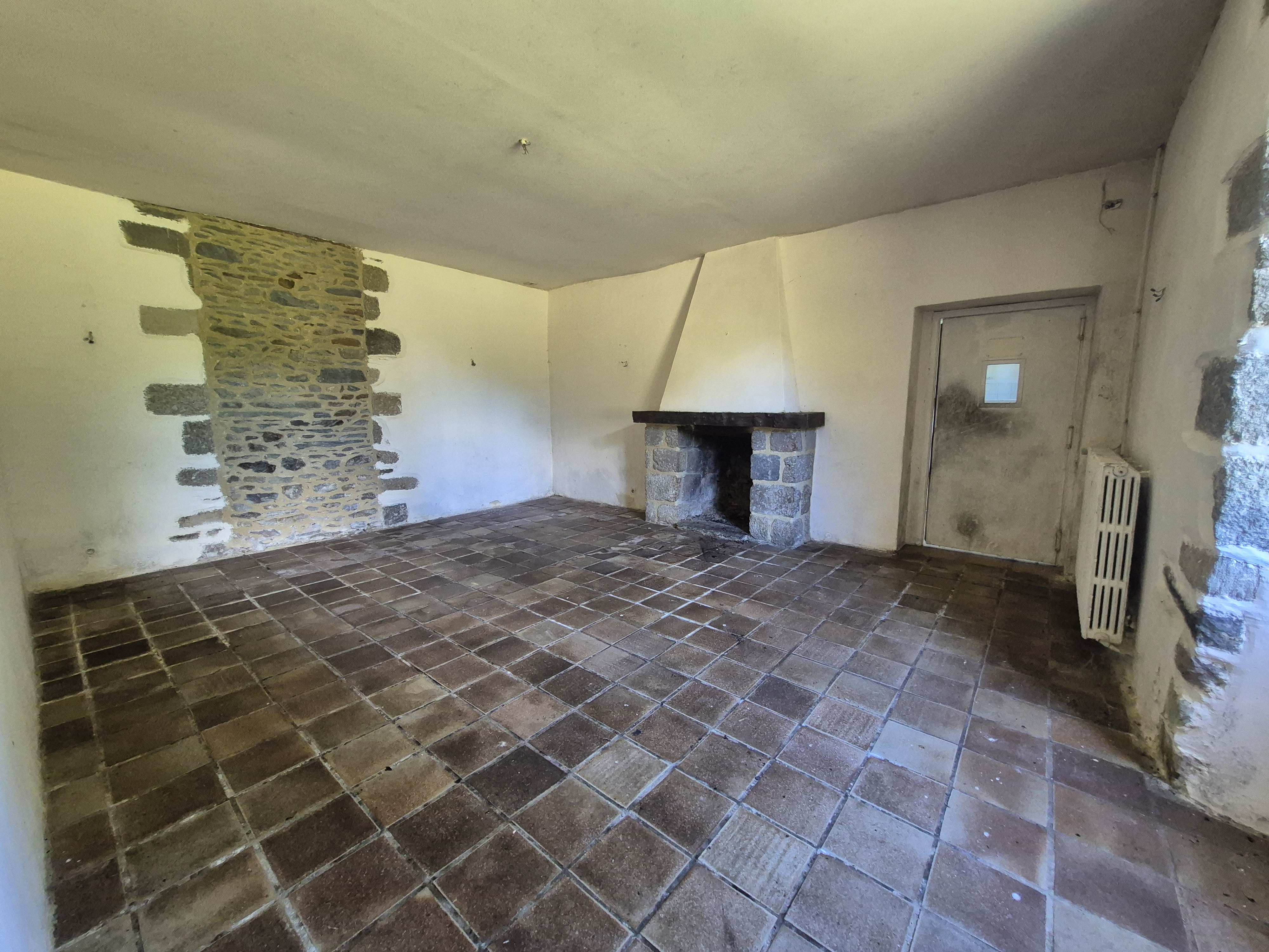 Propriété en France à vendre à Glomel, Côtes-d'Armor - €662 500 - photo 