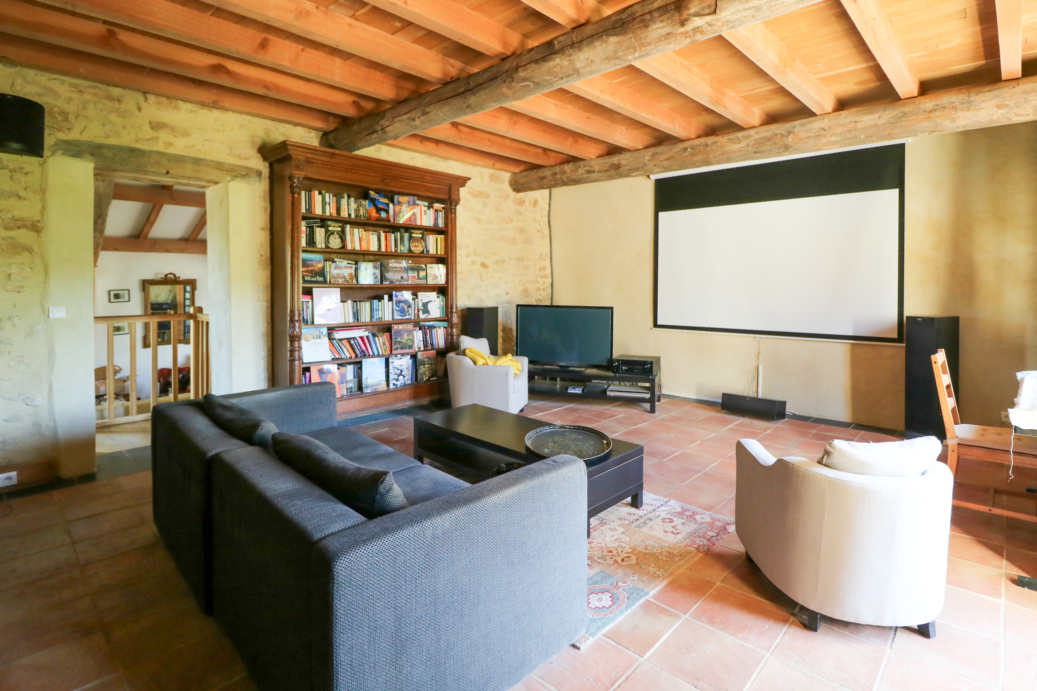 French property for sale in Tresques, Gard - €1,850,000 - photo 
