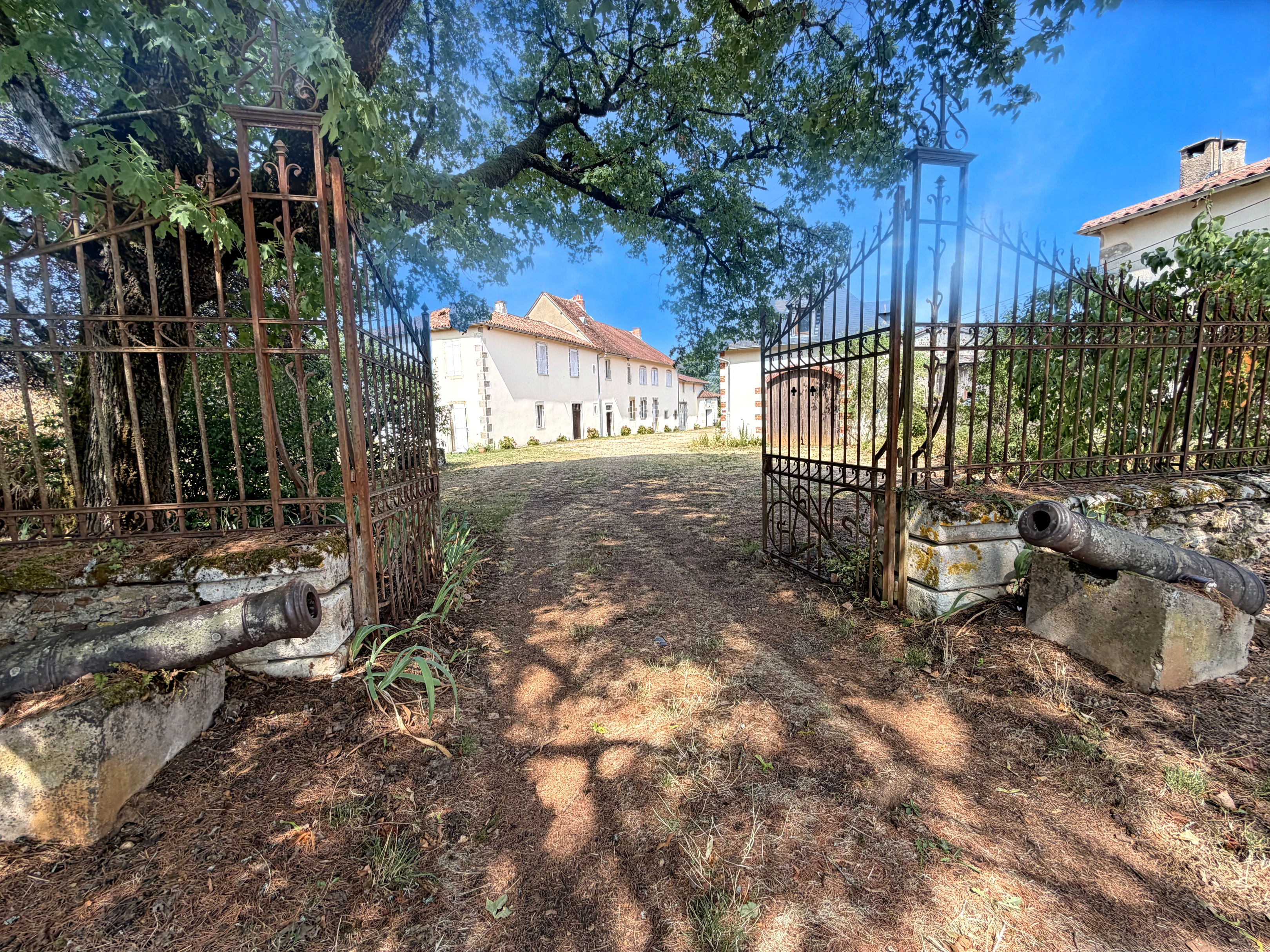 French property for sale in Hiesse, Charente - €636,000 - photo 