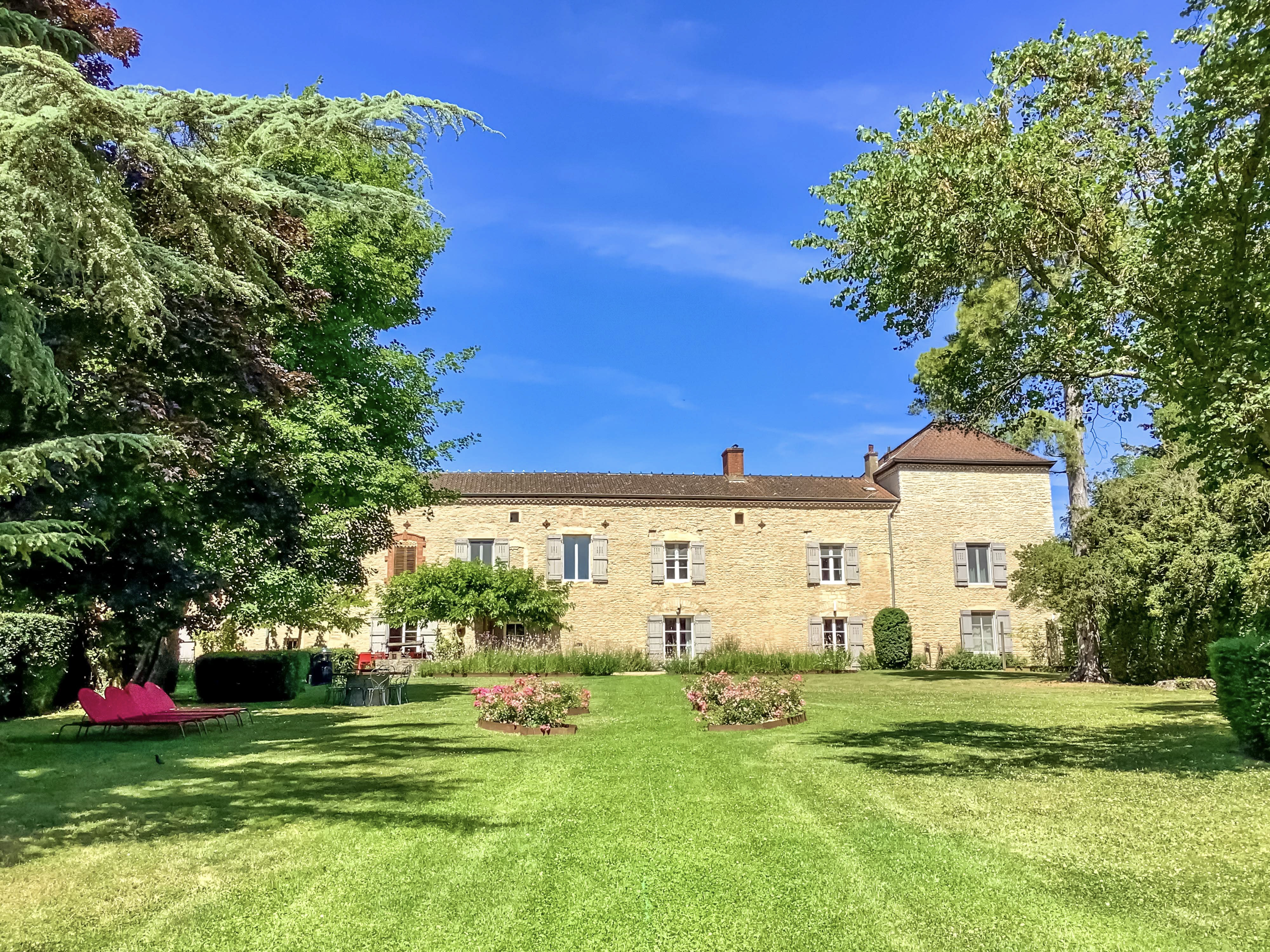 Propriété en France à vendre à Igé, Saône-et-Loire - €1 750 000 - photo 