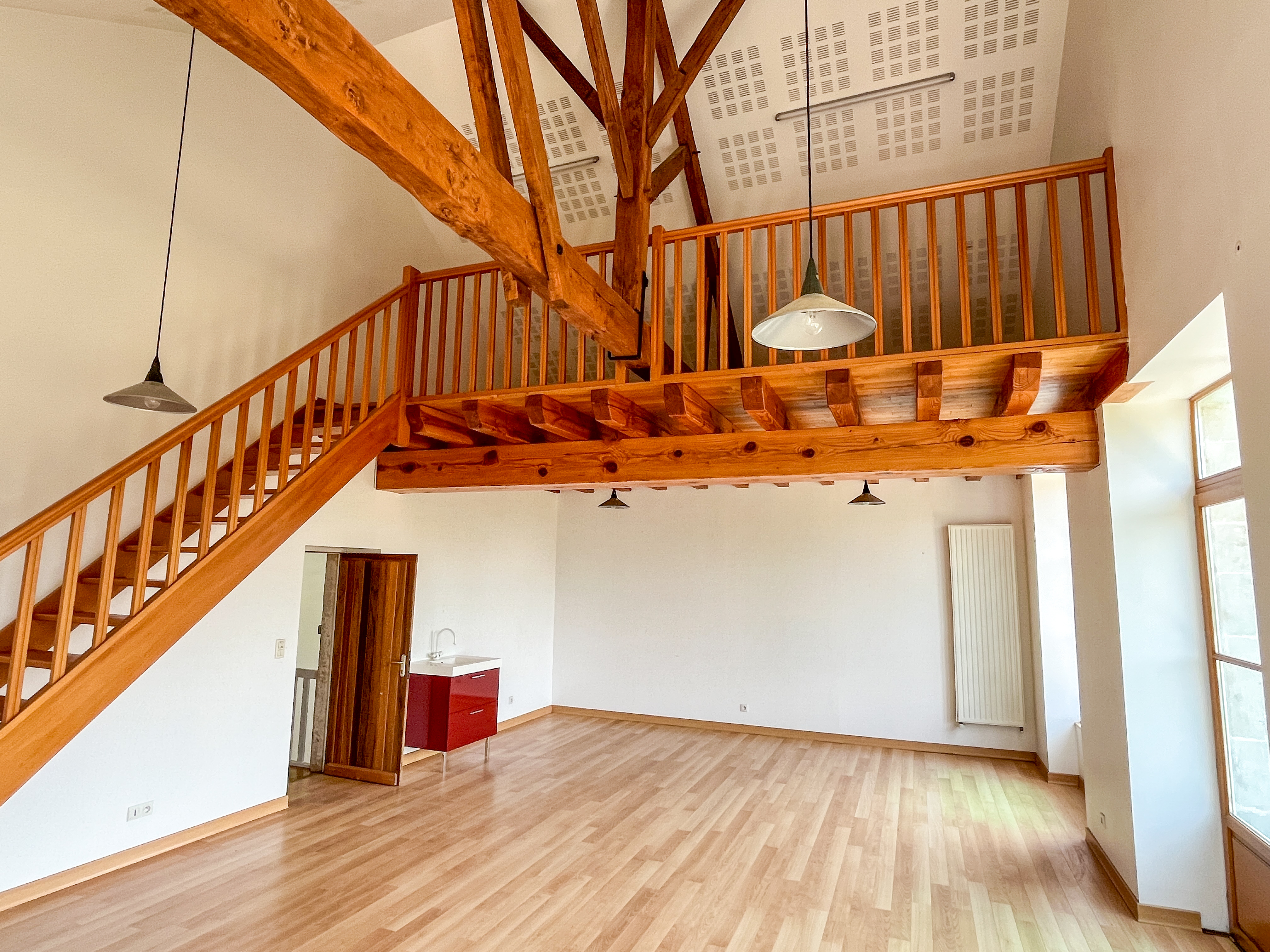 Propriété en France à vendre à Civray, Vienne - €735 000 - photo 