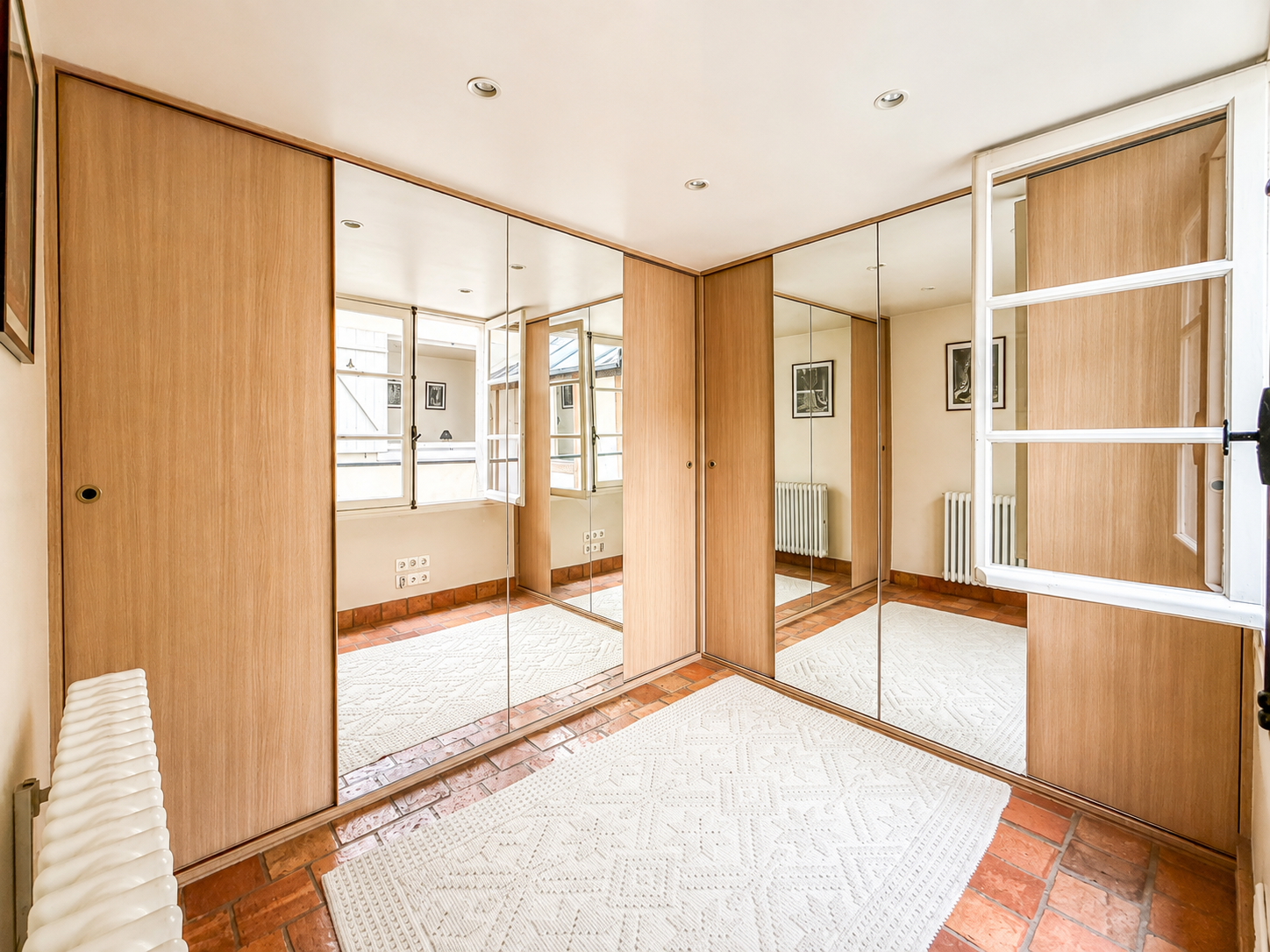 French property for sale in Paris 4e Arrondissement, Paris - €1,470,000 - photo 