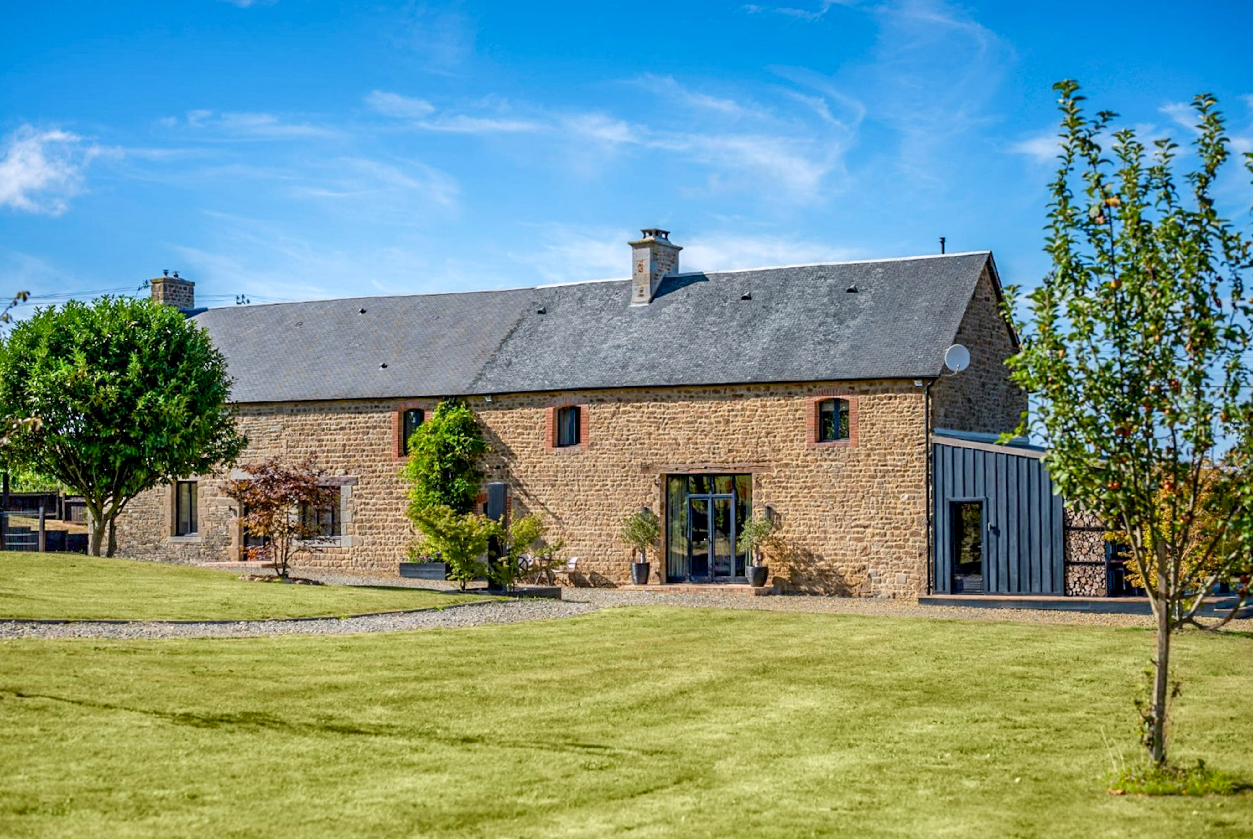 Propriété en France à vendre à Mortain-Bocage, Manche - €725 000 - photo 