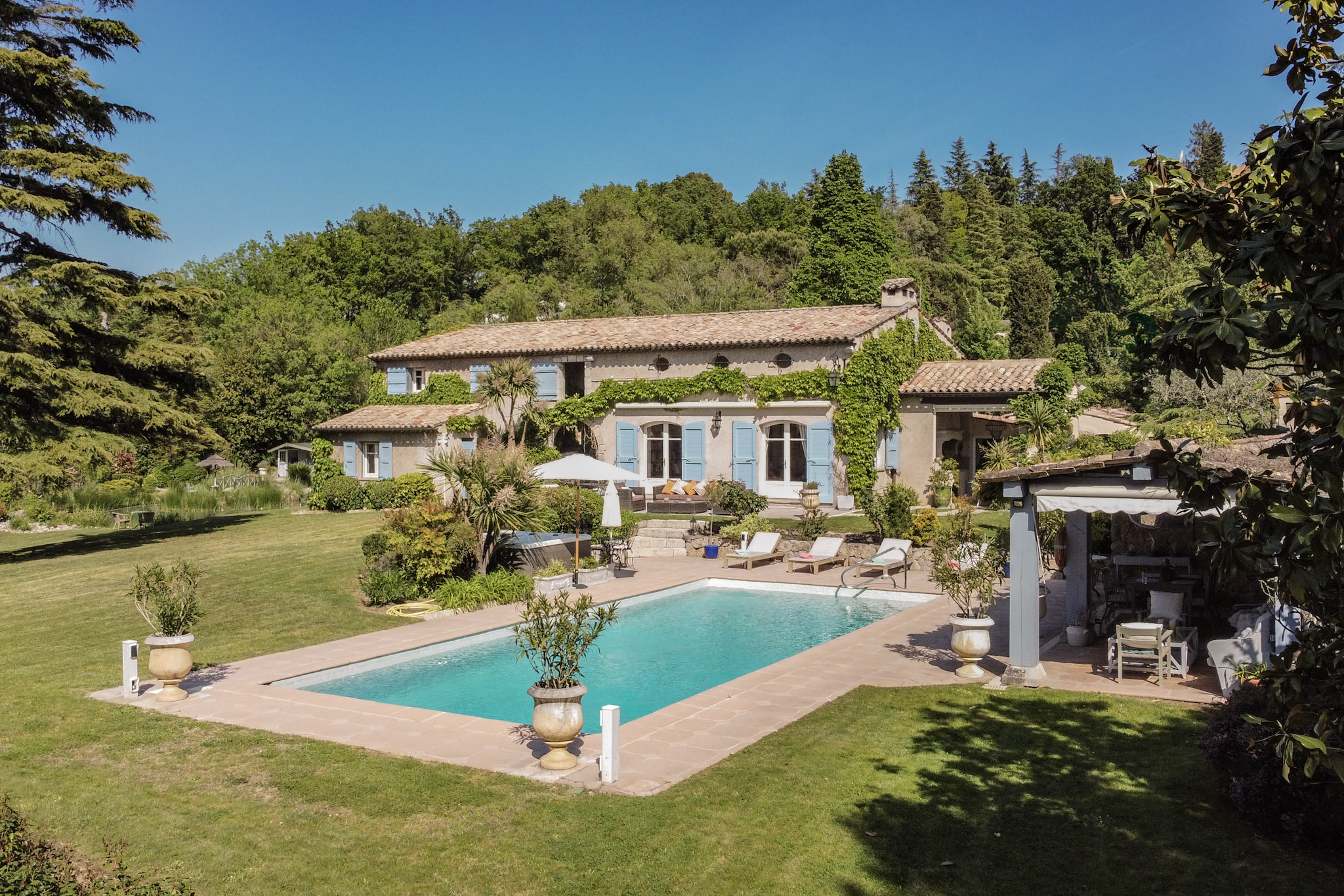 French property for sale in Châteauneuf-Grasse, Alpes-Maritimes - €3,190,000 - photo 