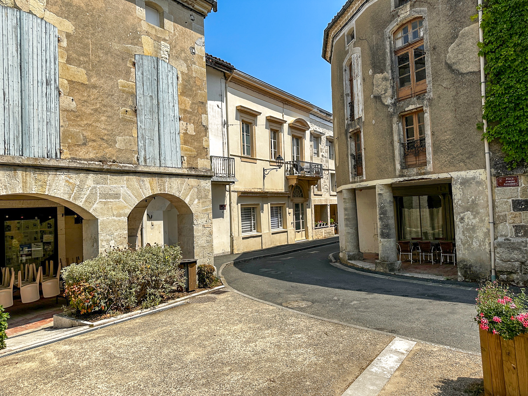 French property for sale in Sos, Lot-et-Garonne - €565,000 - photo 