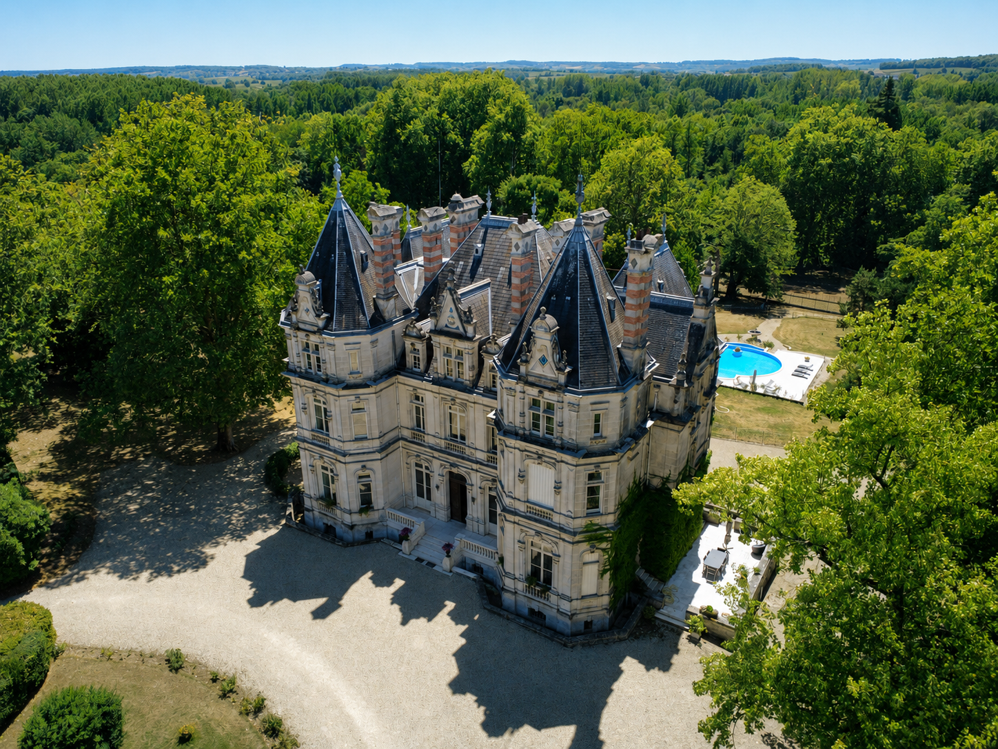 Propriété en France à vendre à Jarnac, Charente - €3 286 000 - photo 