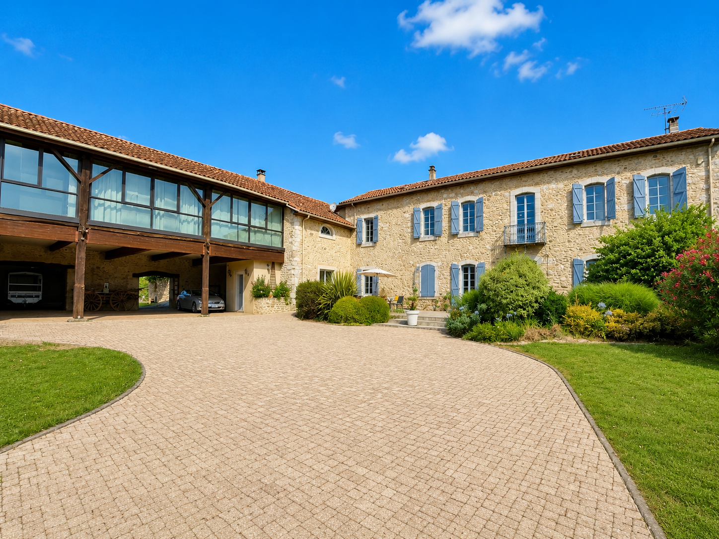 Propriété en France à vendre à Ausson, Haute-Garonne - €699 000 - photo 