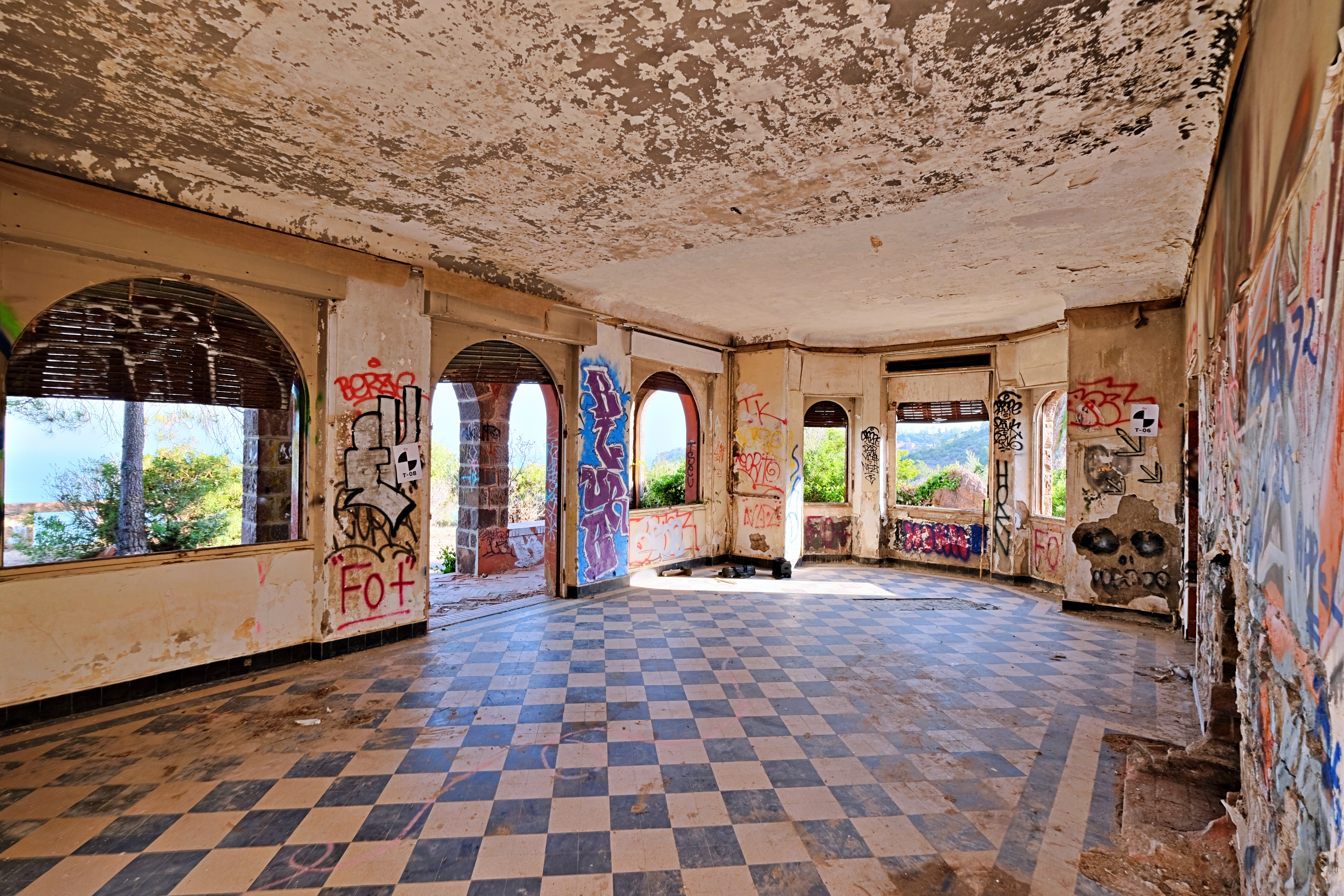 French property for sale in Théoule-sur-Mer, Alpes-Maritimes - €8,500,000 - photo 