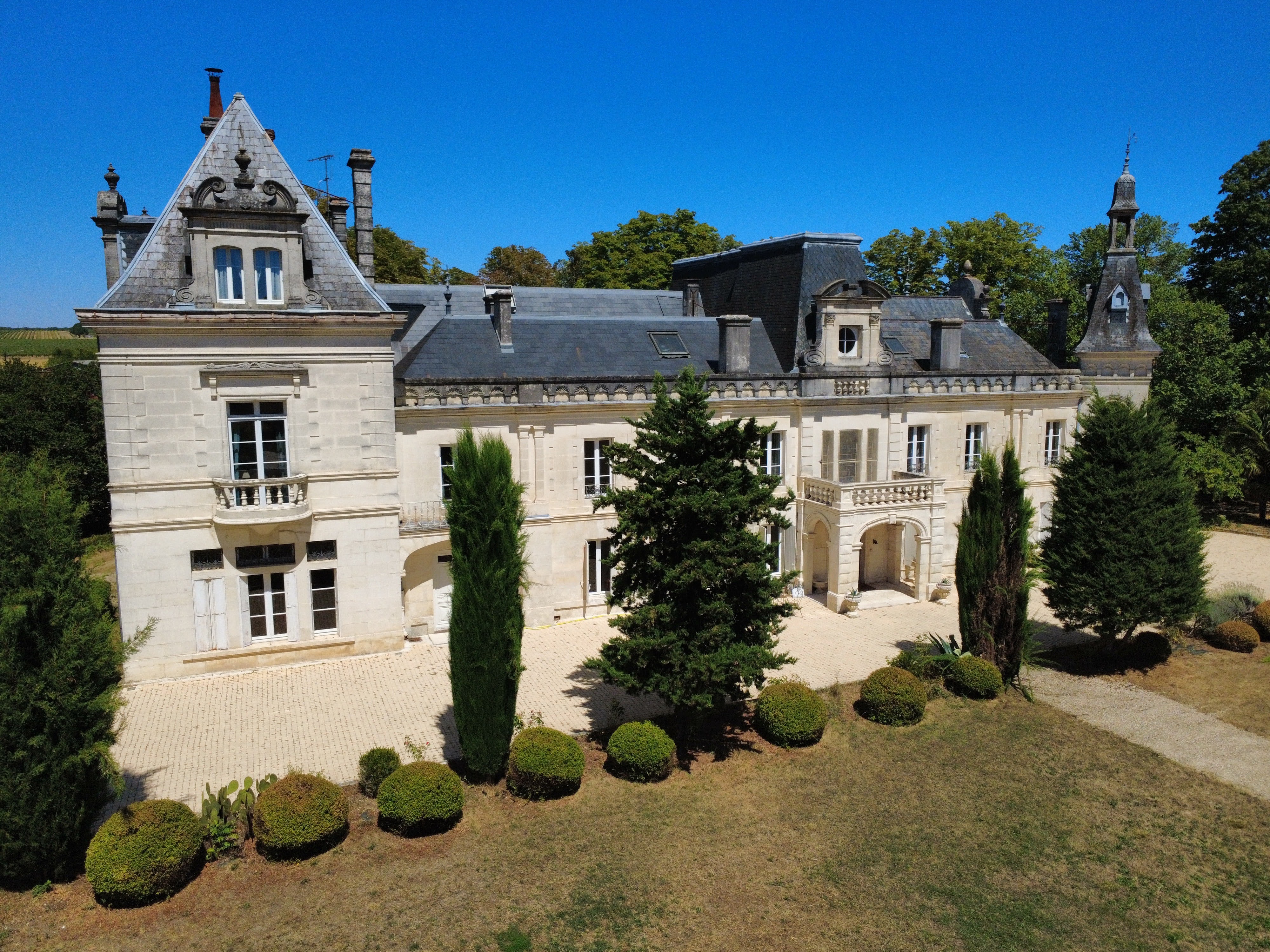 French property for sale in Foussignac, Charente - €1,961,000 - photo 