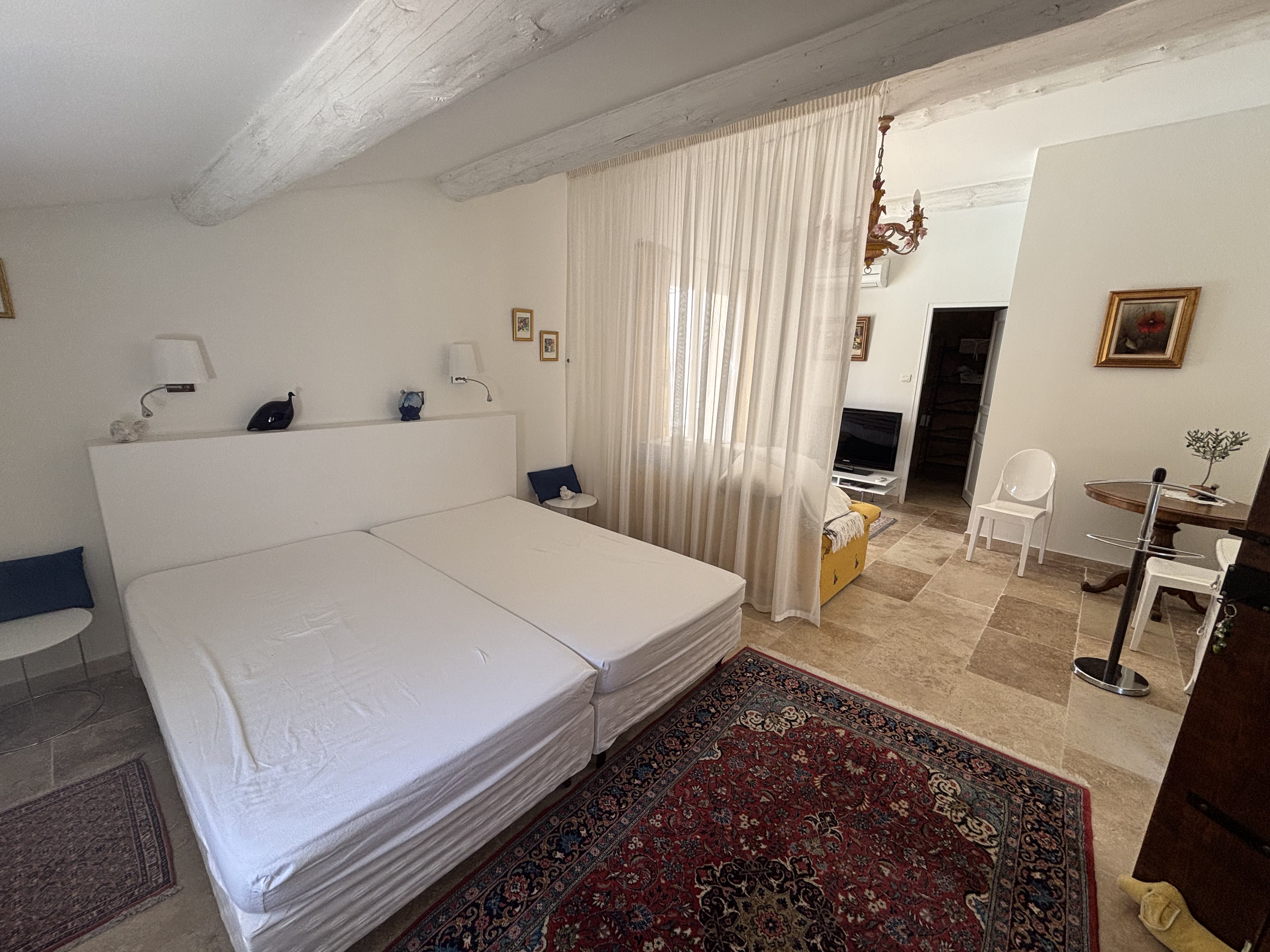 Propriété en France à vendre à Vers-Pont-du-Gard, Gard - €945 000 - photo 