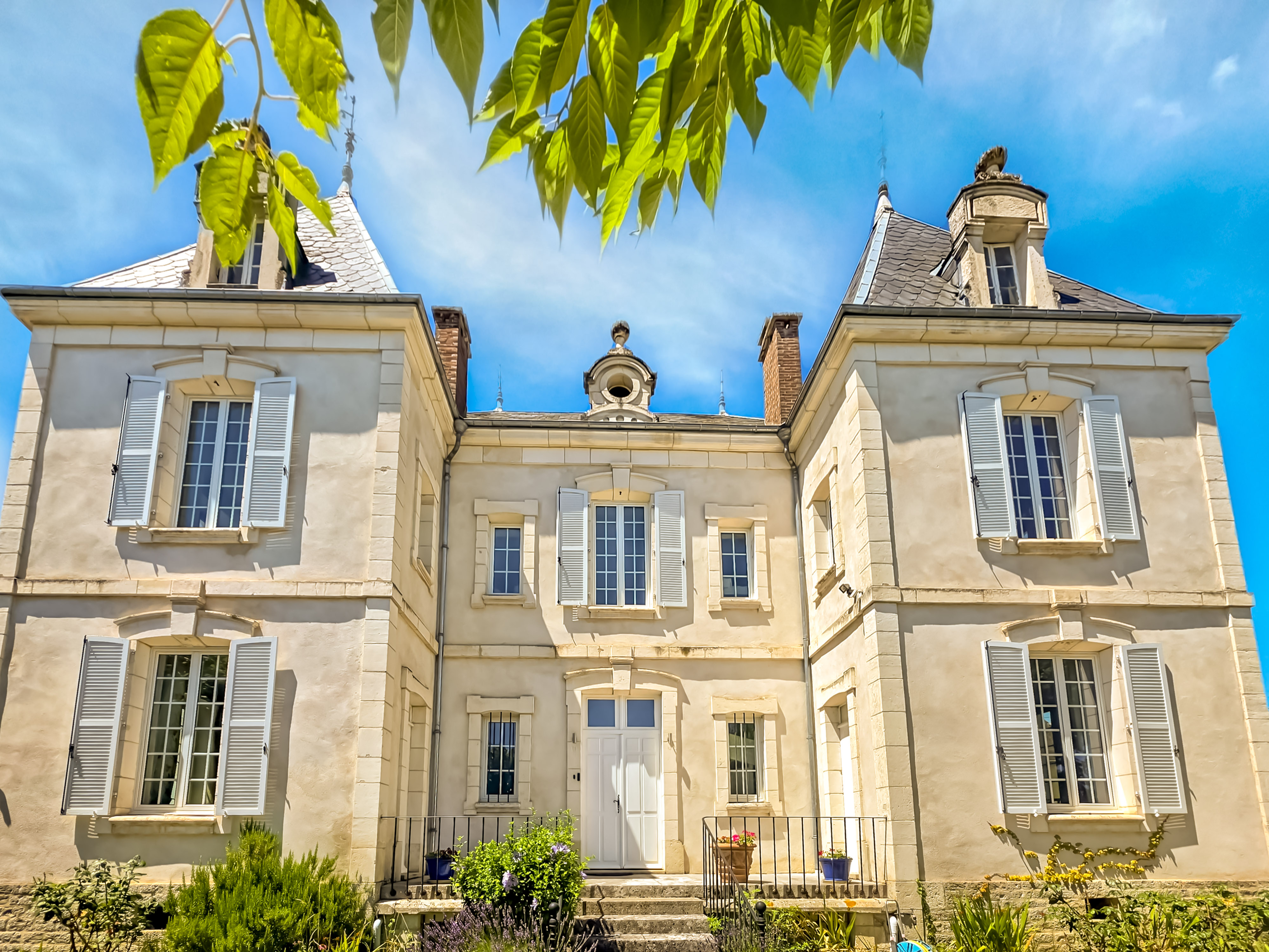 French property for sale in Flogny-la-Chapelle, Yonne - €649,999 - photo 