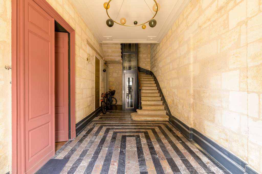 French property for sale in Bordeaux, Gironde - €880,000 - photo 