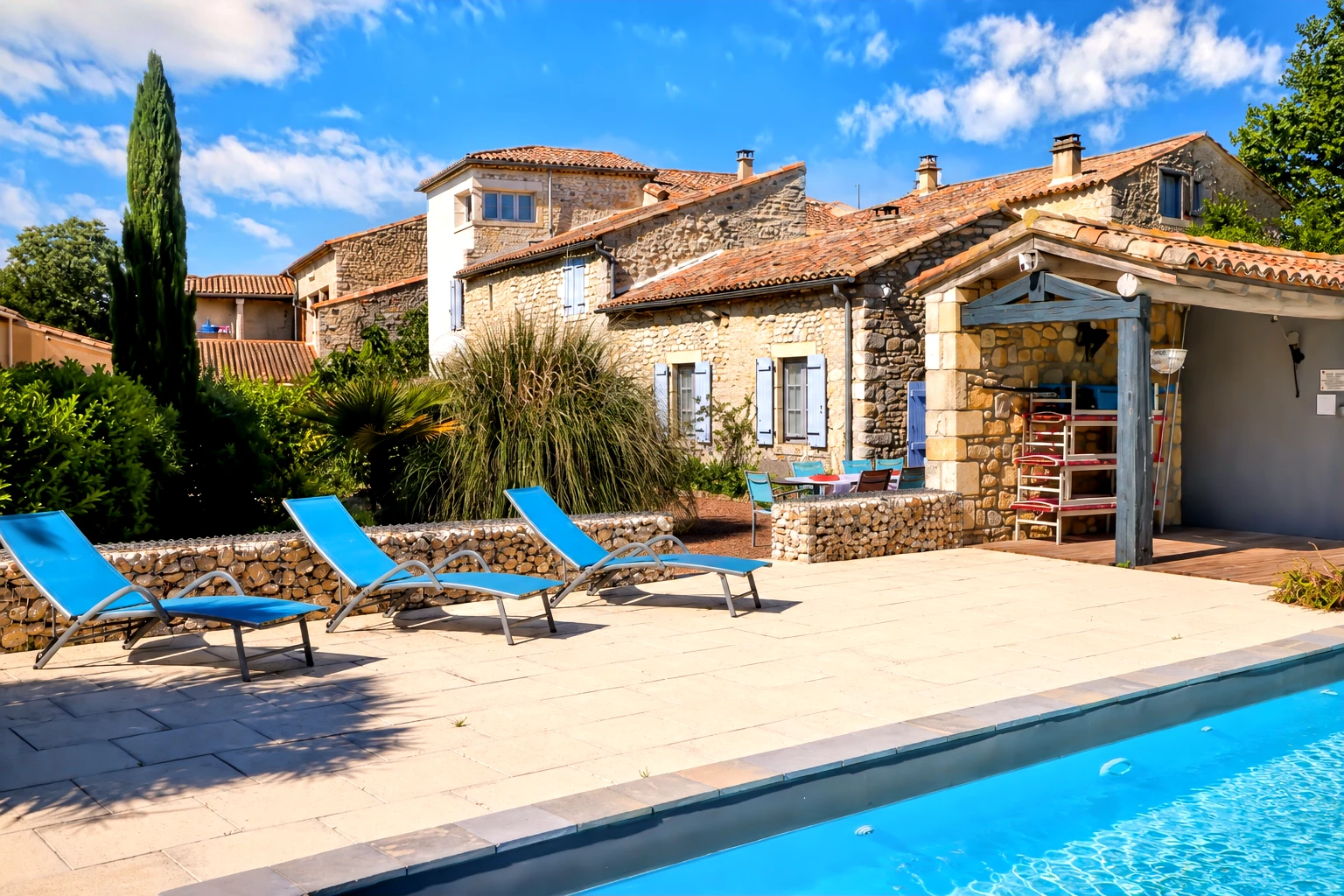 French property for sale in Bouquet, Gard - €779,000 - photo 