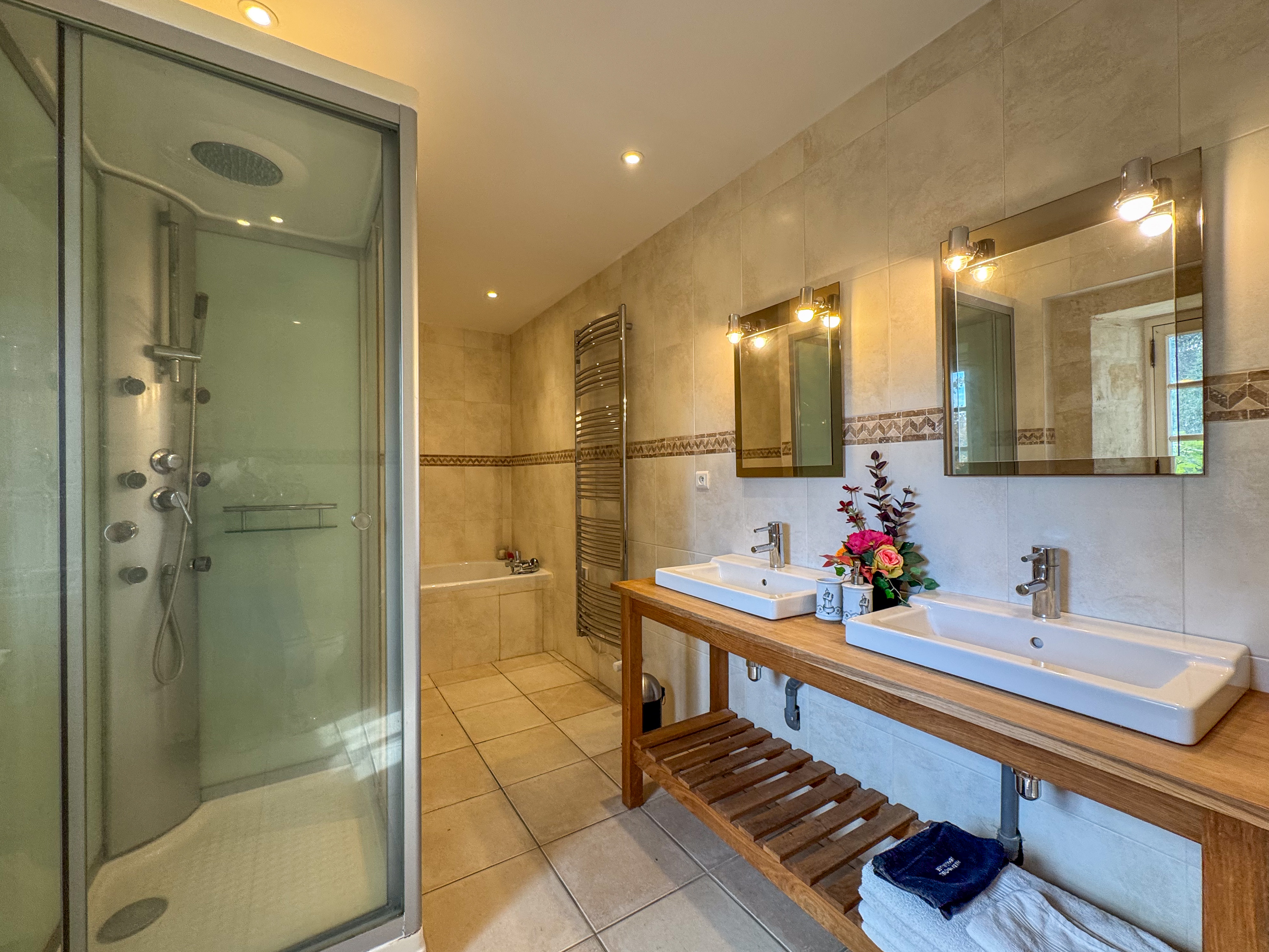 French property for sale in Saint-Hilaire-des-Loges, Vendée - €689,000 - photo 
