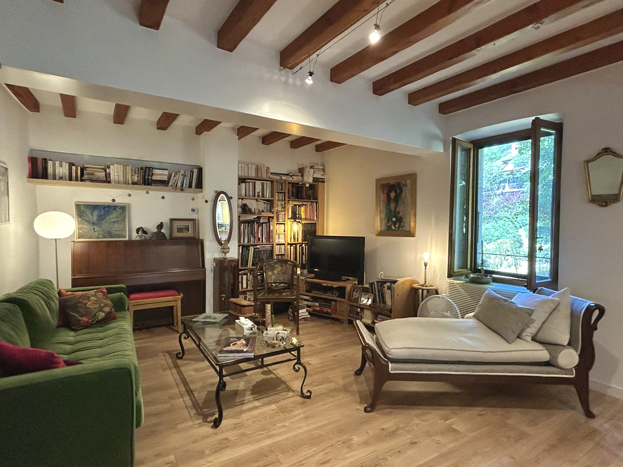 French property for sale in Talloires, Haute-Savoie - €899,000 - photo 
