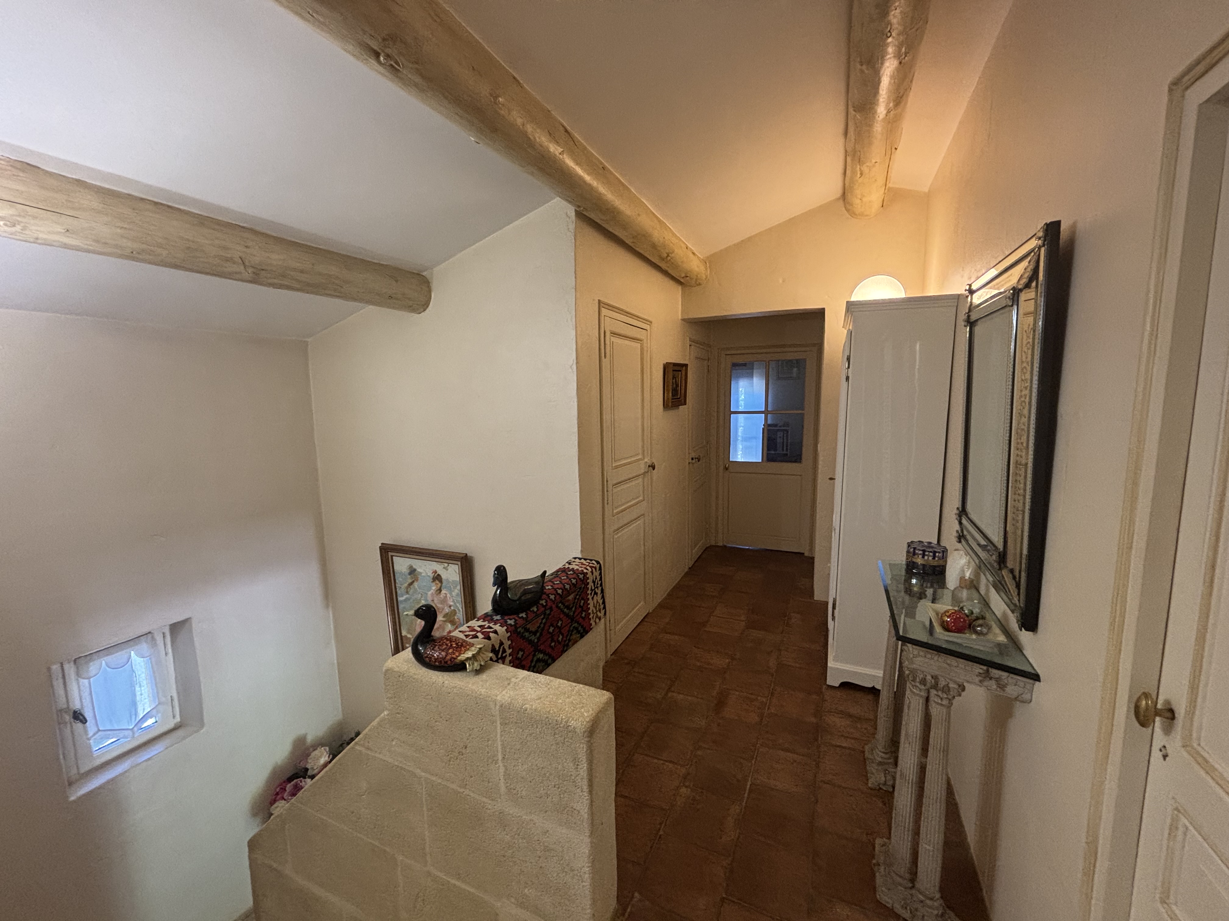 Propriété en France à vendre à Vers-Pont-du-Gard, Gard - €945 000 - photo 